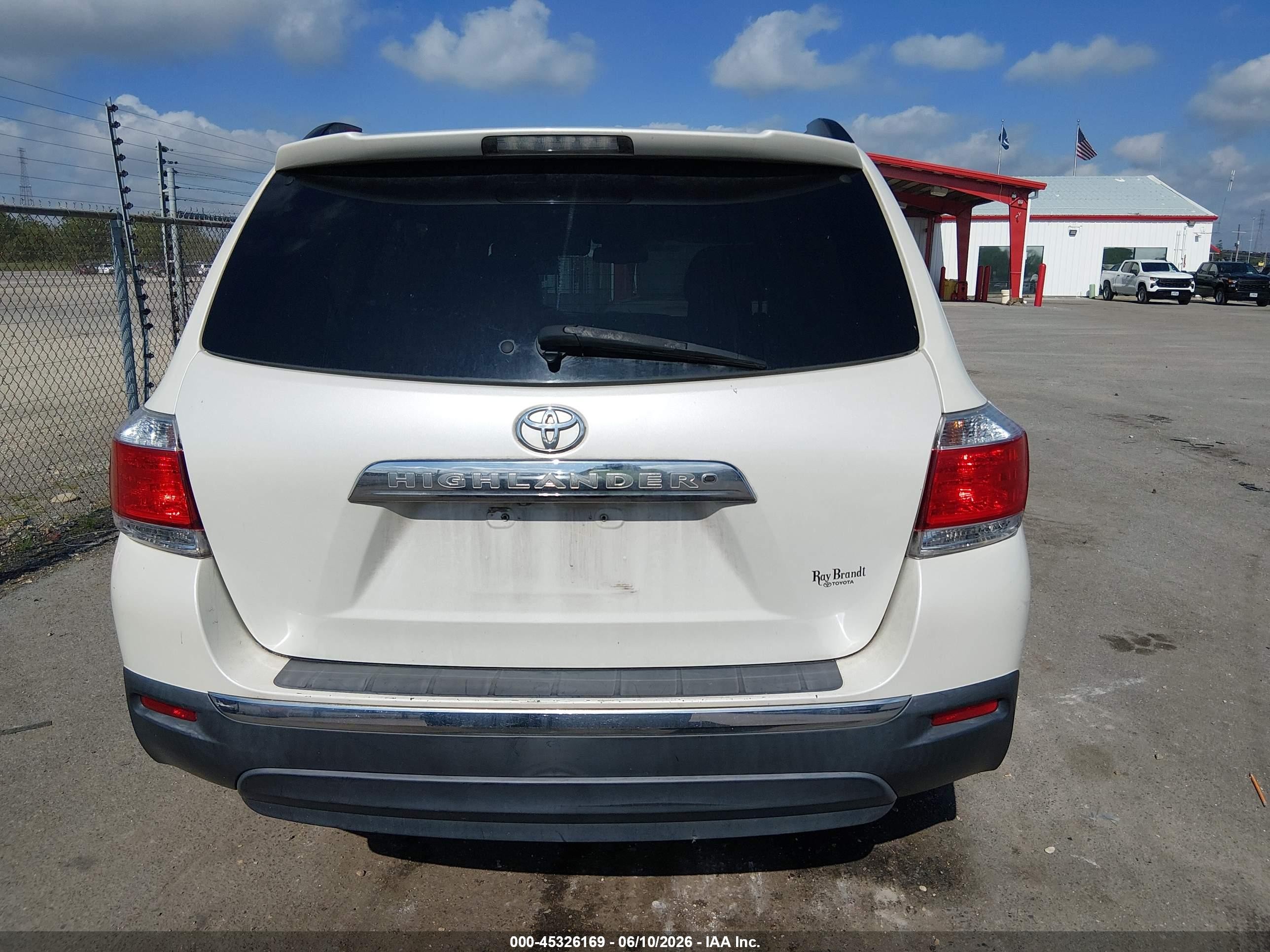 2012 Toyota Highlander Se V6 White vin: 5TDZK3EH7CS056441