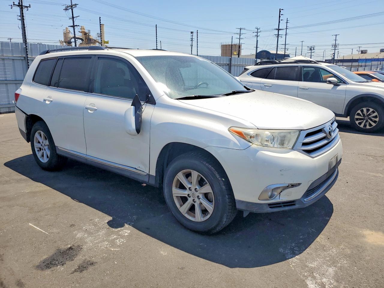 2012 Toyota Highlander Base White vin: 5TDZK3EH7CS083025