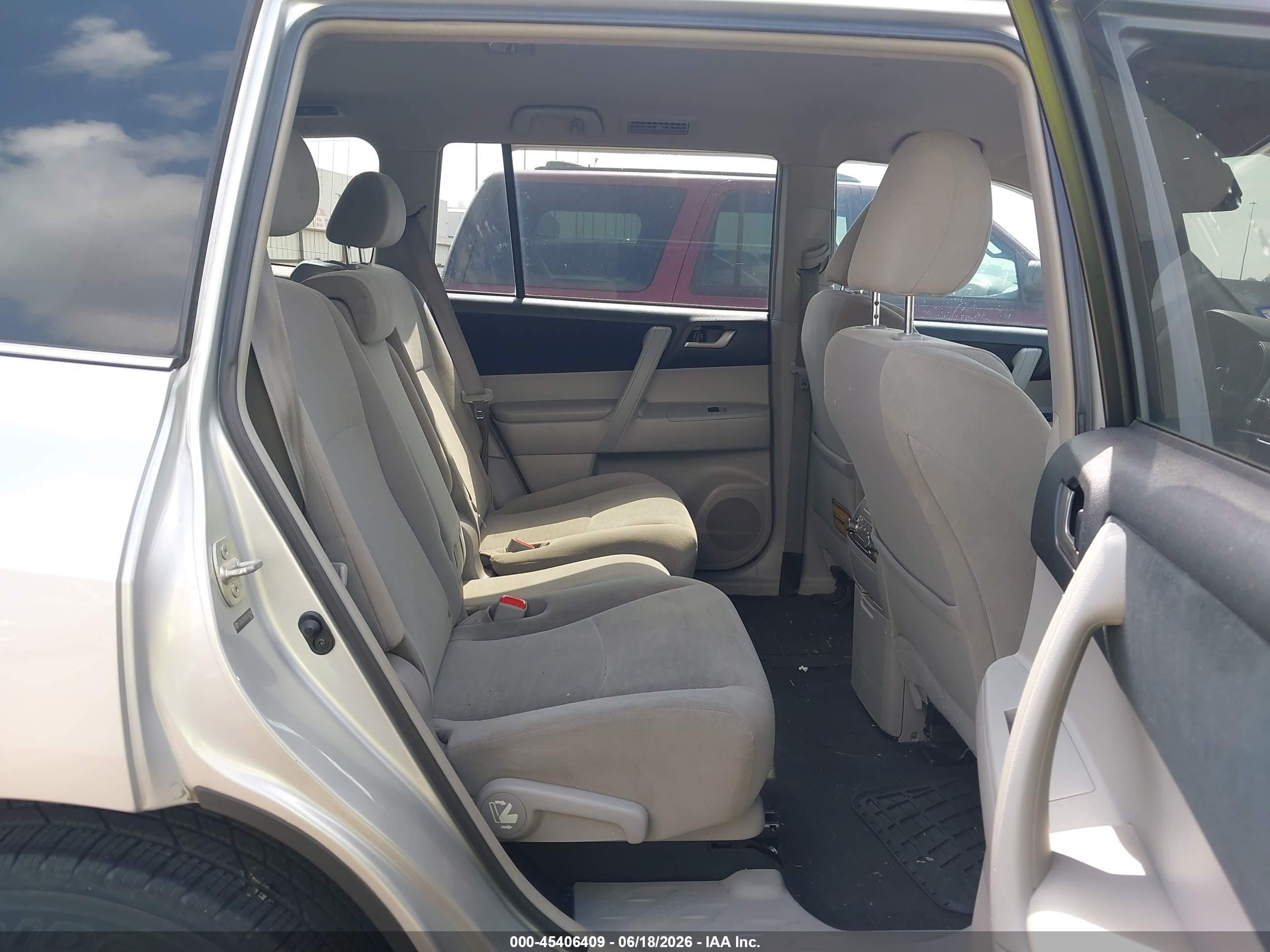 2013 Toyota Highlander Base Plus V6 Серебряный vin: 5TDZK3EH7DS140180