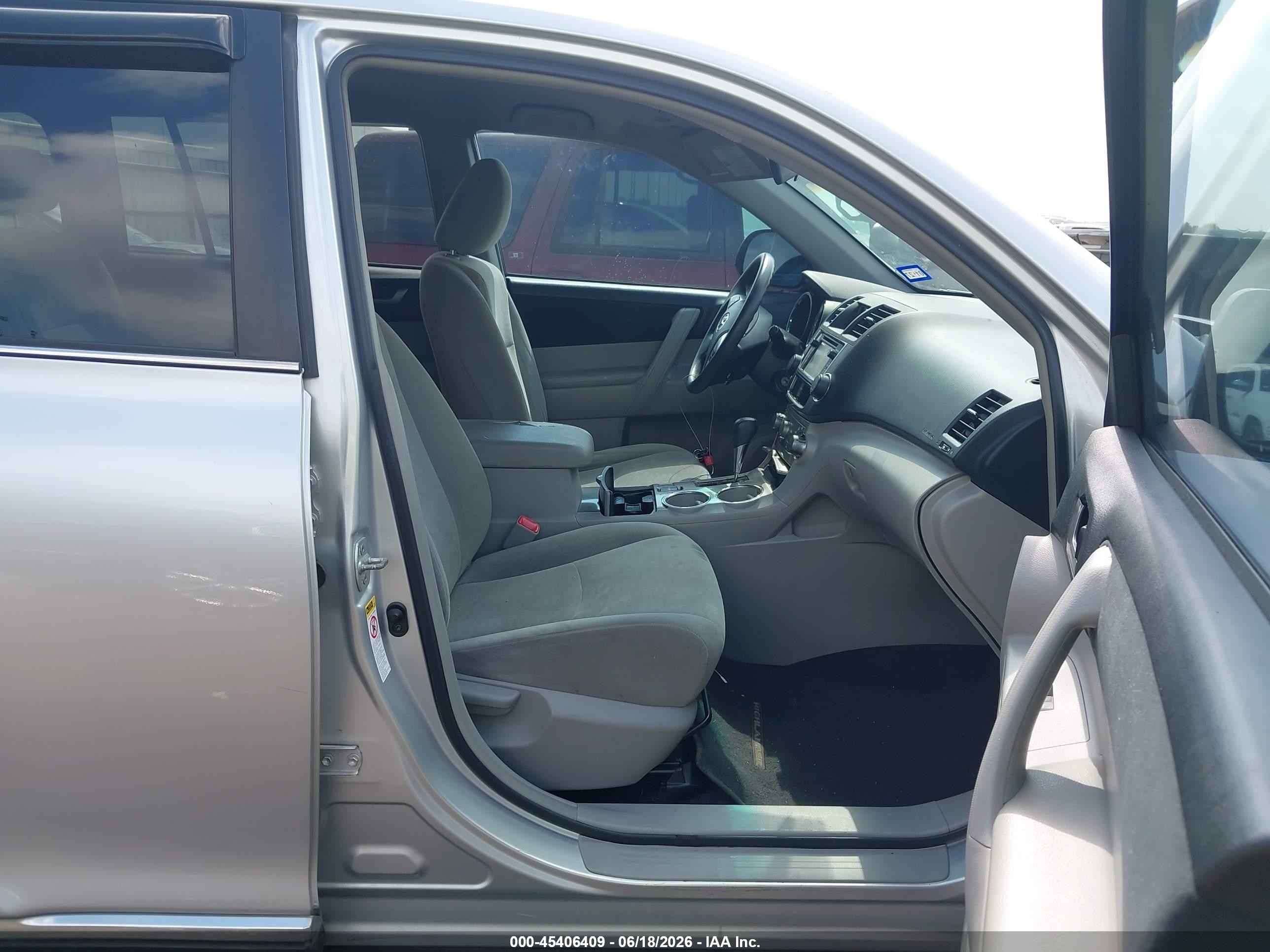 2013 Toyota Highlander Base Plus V6 Серебряный vin: 5TDZK3EH7DS140180