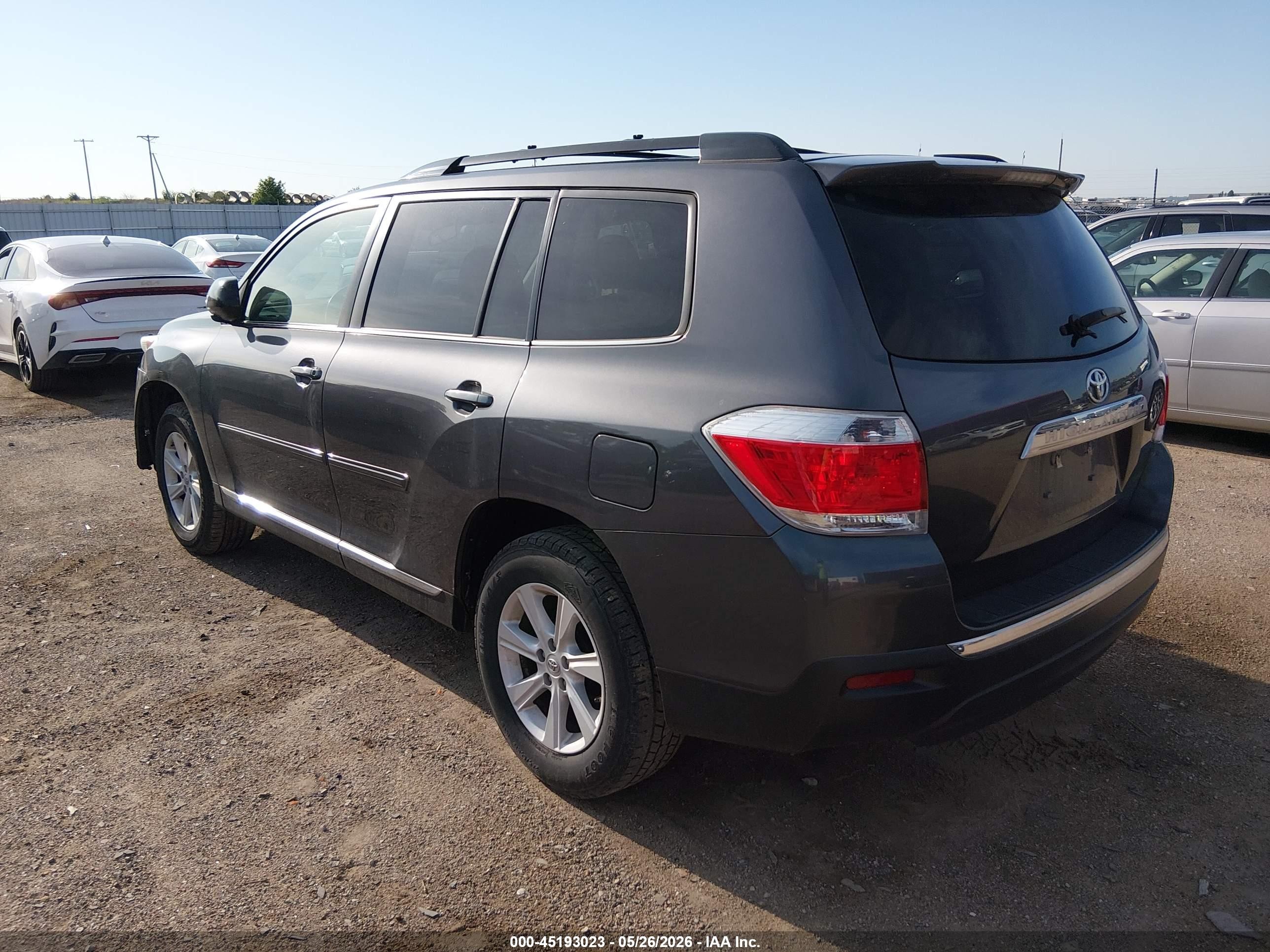 2013 Toyota Highlander Base Plus V6 Gray vin: 5TDZK3EH7DS141538