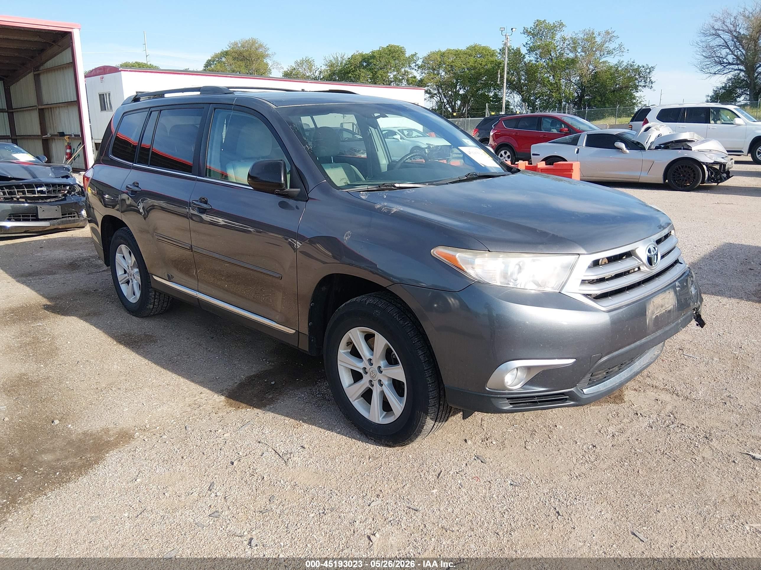 2013 Toyota Highlander Base Plus V6 Gray vin: 5TDZK3EH7DS141538
