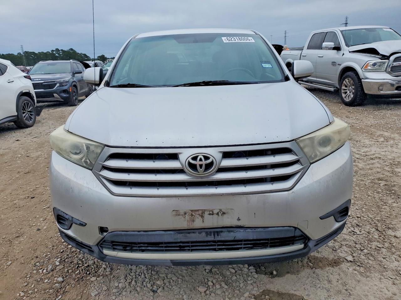 2011 Toyota Highlander Base Silver vin: 5TDZK3EH8BS034351