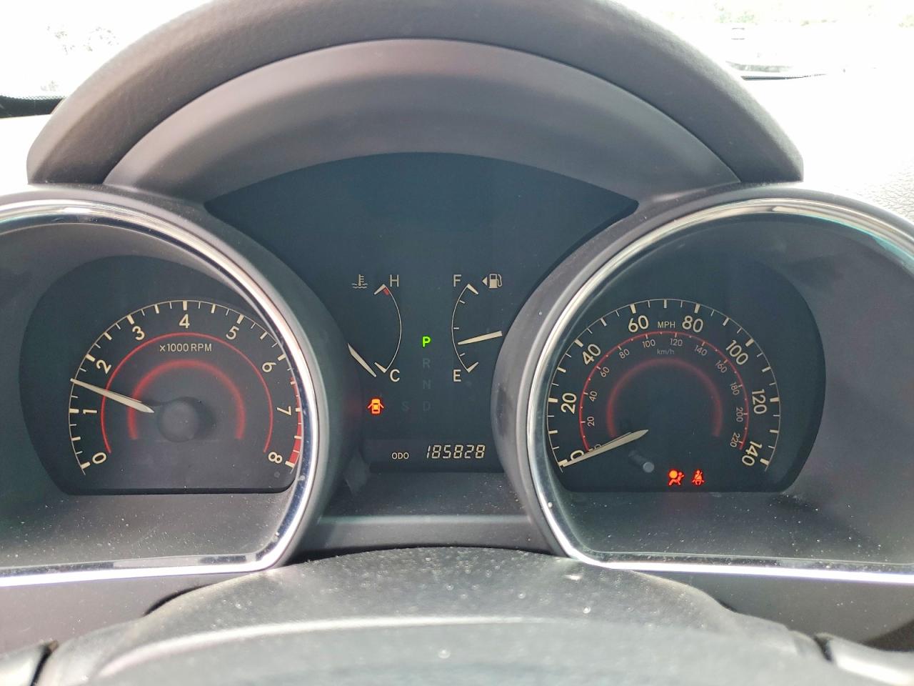 2011 Toyota Highlander Base Silver vin: 5TDZK3EH8BS034351