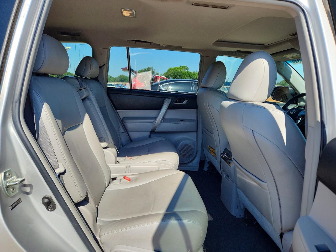 2012 Toyota Highlander Se Silver vin: 5TDZK3EH8CS057002