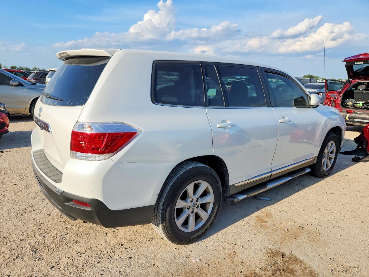 2012 Toyota Highlander Base White vin: 5TDZK3EH8CS071904