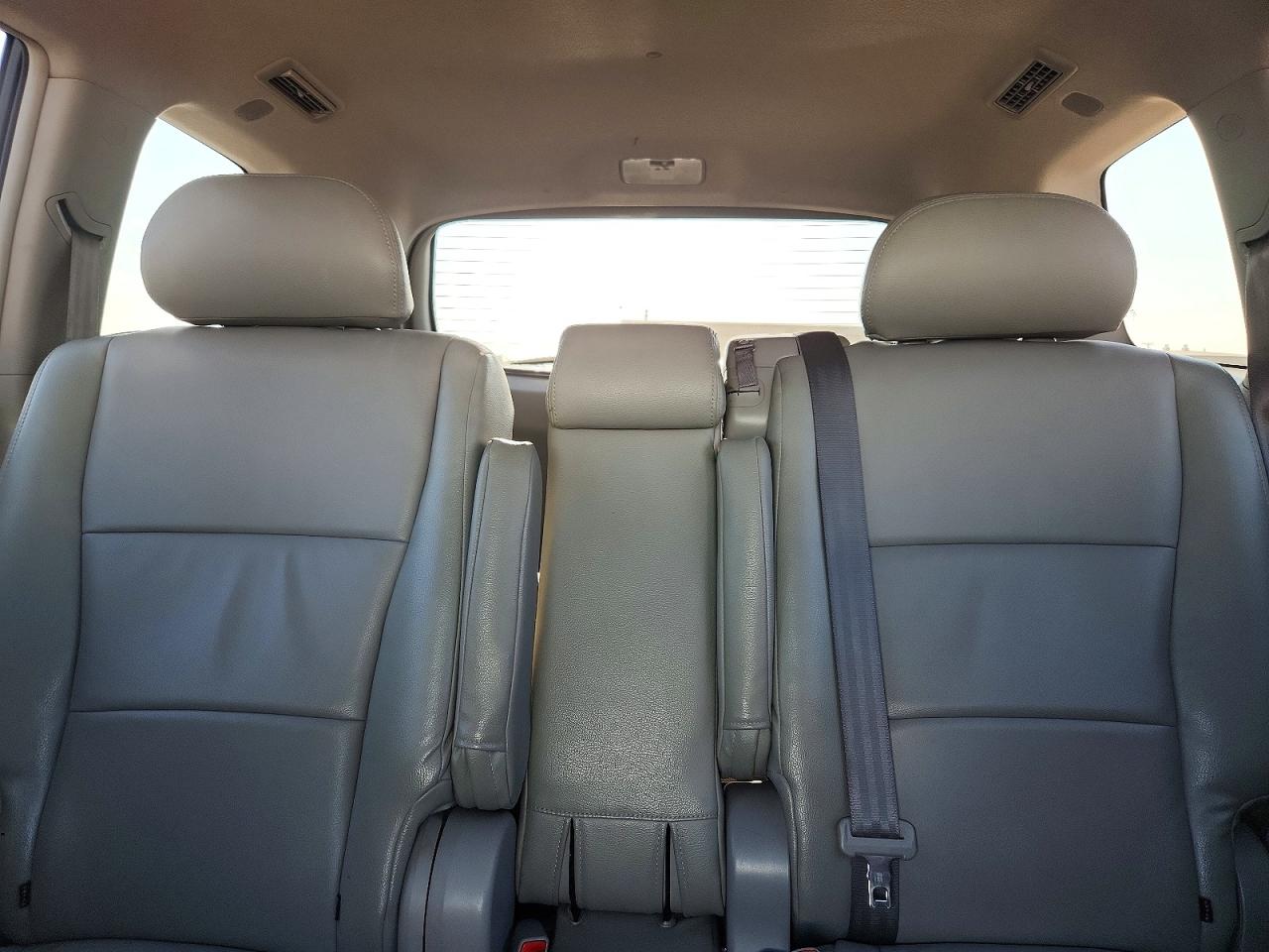 2012 Toyota Highlander Base White vin: 5TDZK3EH8CS071904