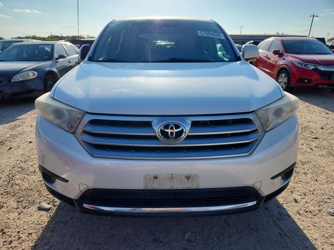 2012 Toyota Highlander Base White vin: 5TDZK3EH8CS071904