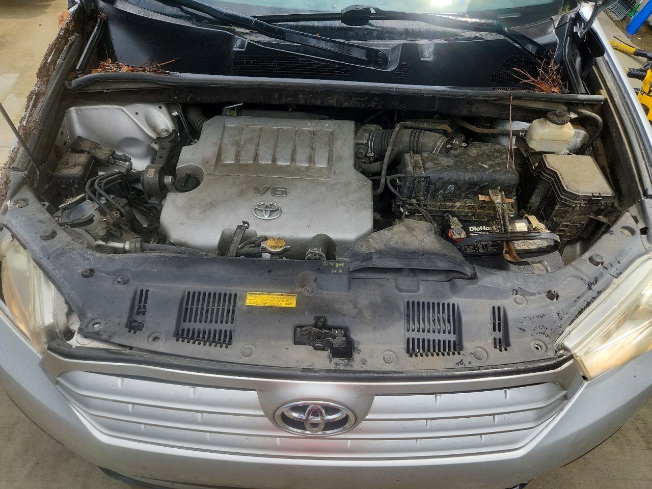 2012 Toyota Highlander Base Silver vin: 5TDZK3EH8CS085270
