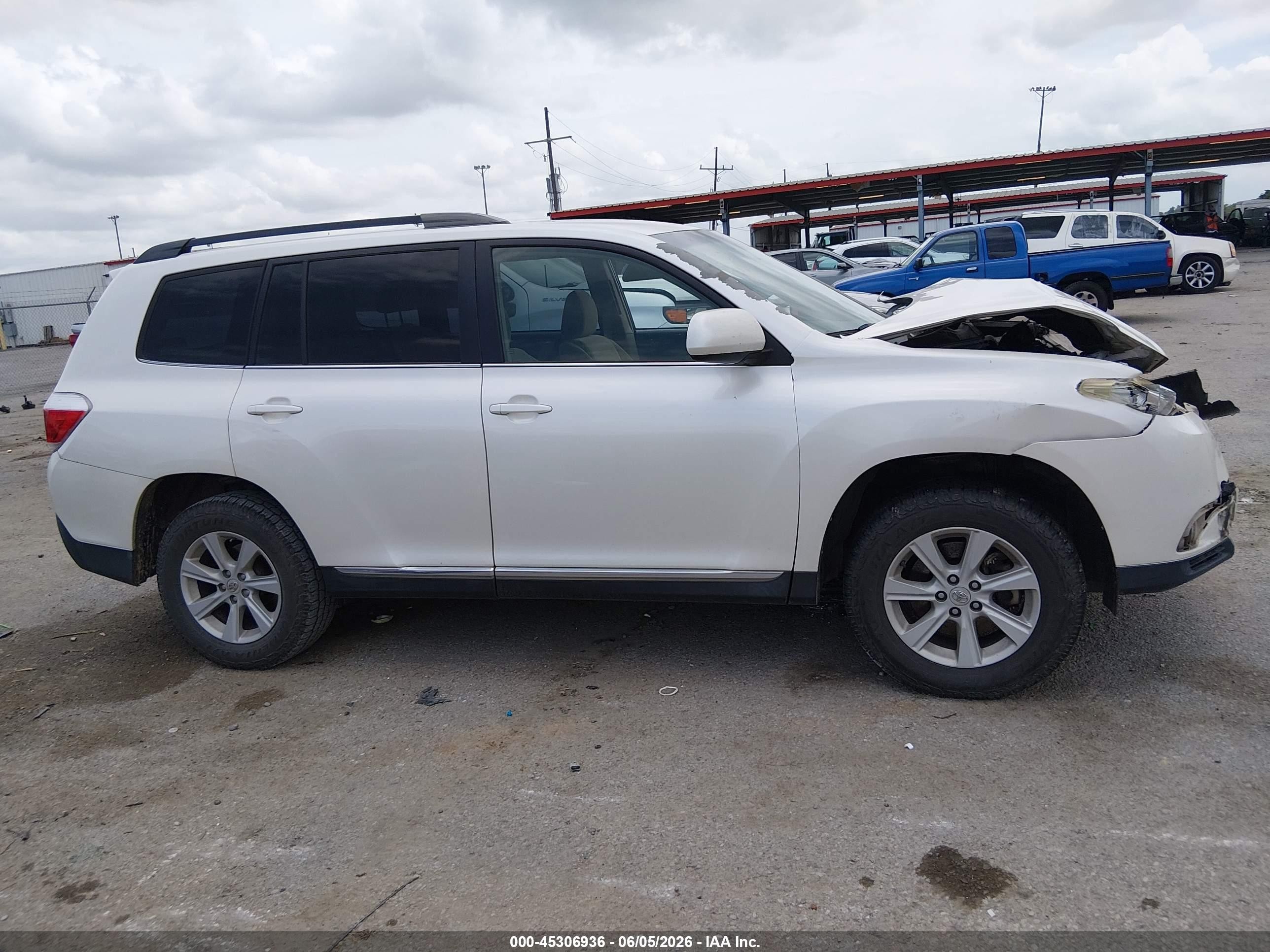 2013 Toyota Highlander Base Plus V6 White vin: 5TDZK3EH8DS094617
