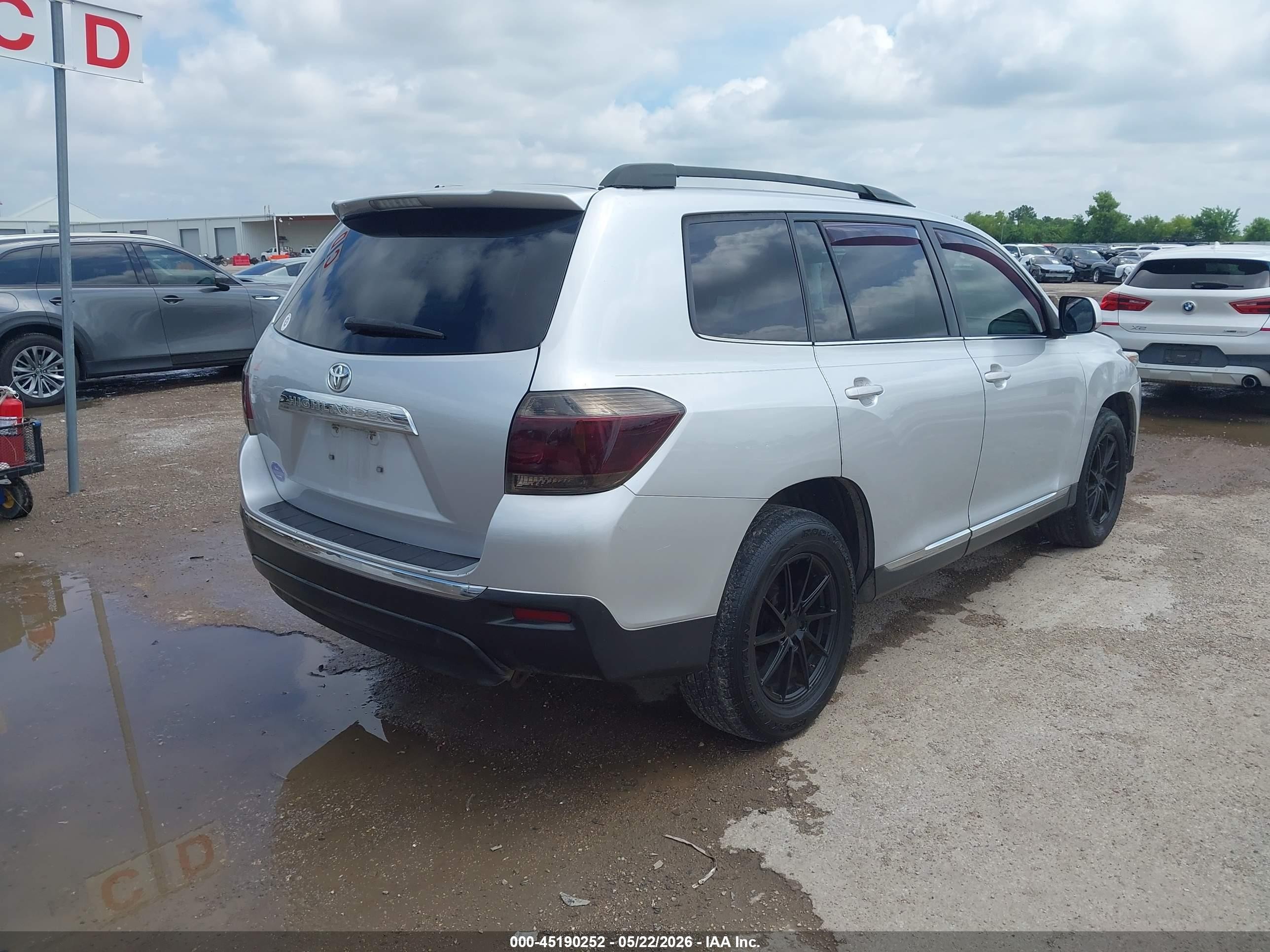 2013 Toyota Highlander Base V6 Silver vin: 5TDZK3EH8DS102831