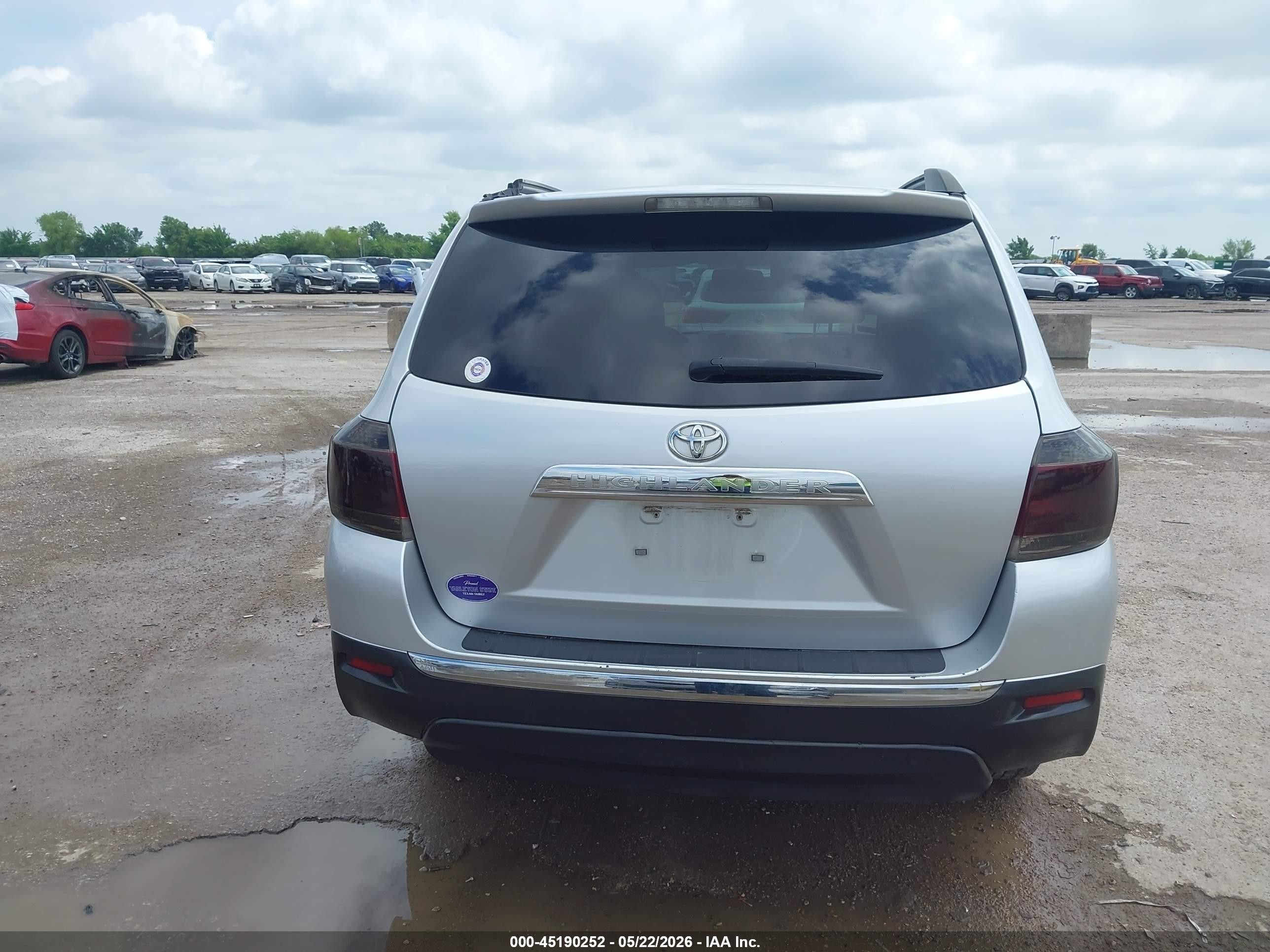 2013 Toyota Highlander Base V6 Silver vin: 5TDZK3EH8DS102831