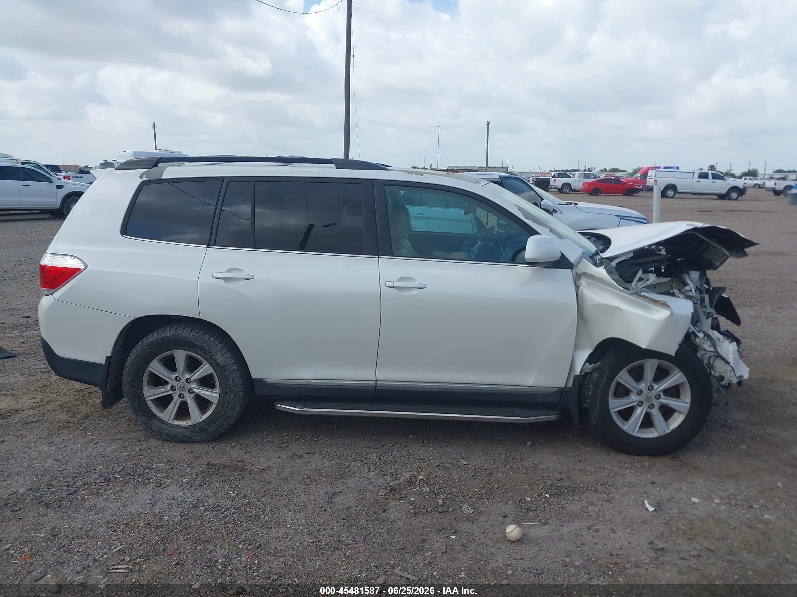 2013 Toyota Highlander Se V6 White vin: 5TDZK3EH8DS125980