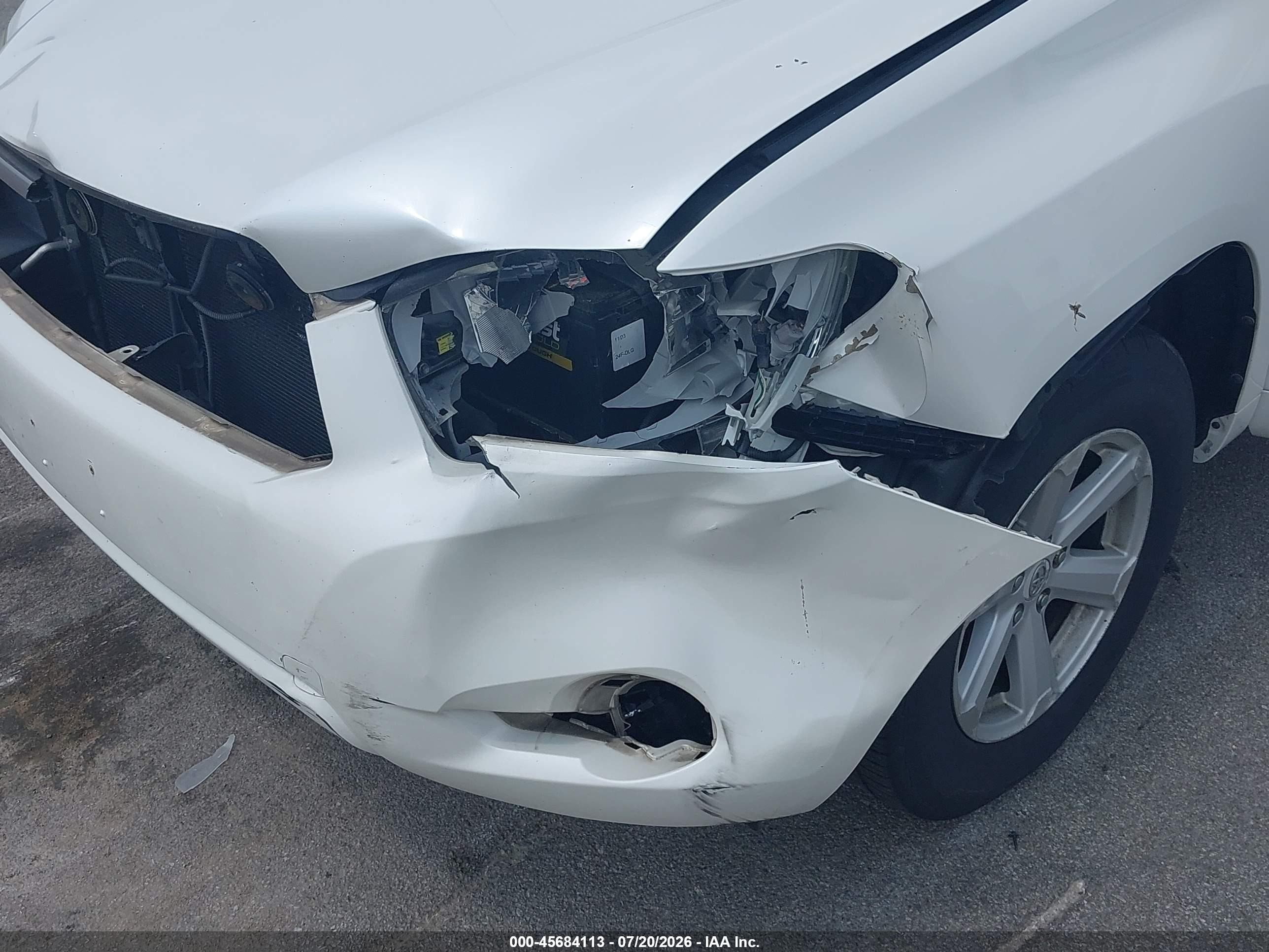 2010 Toyota Highlander Base V6 White vin: 5TDZK3EH9AS003091