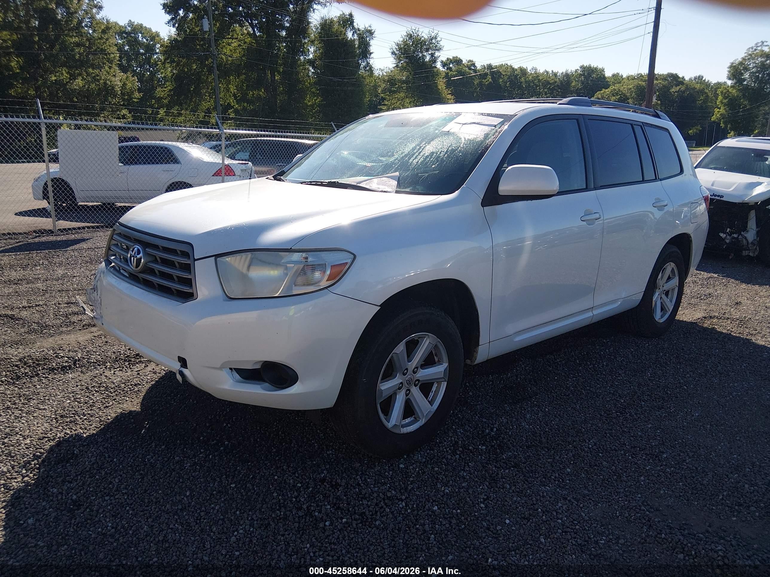 2010 Toyota Highlander Base V6 Белый vin: 5TDZK3EH9AS004550