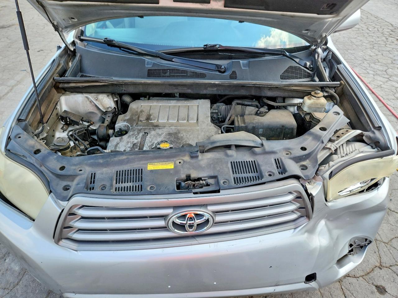 2010 Toyota Highlander Base Серебряный vin: 5TDZK3EH9AS005889