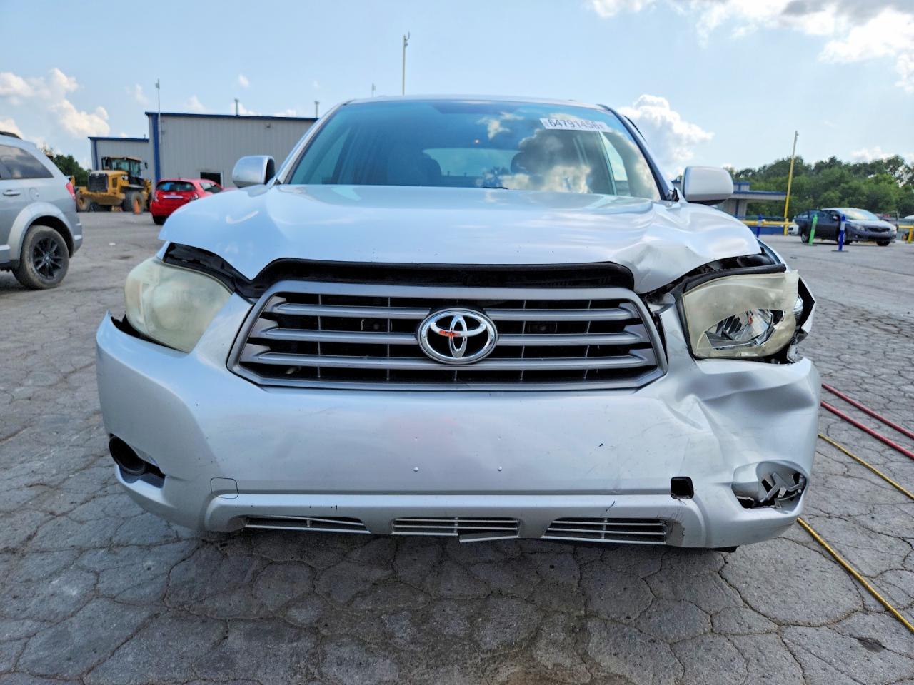 2010 Toyota Highlander Base Серебряный vin: 5TDZK3EH9AS005889