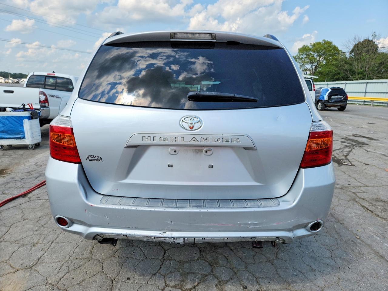2010 Toyota Highlander Base Серебряный vin: 5TDZK3EH9AS005889
