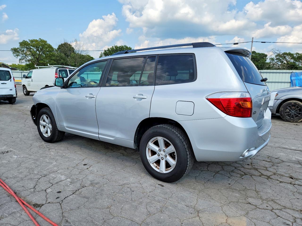 2010 Toyota Highlander Base Серебряный vin: 5TDZK3EH9AS005889