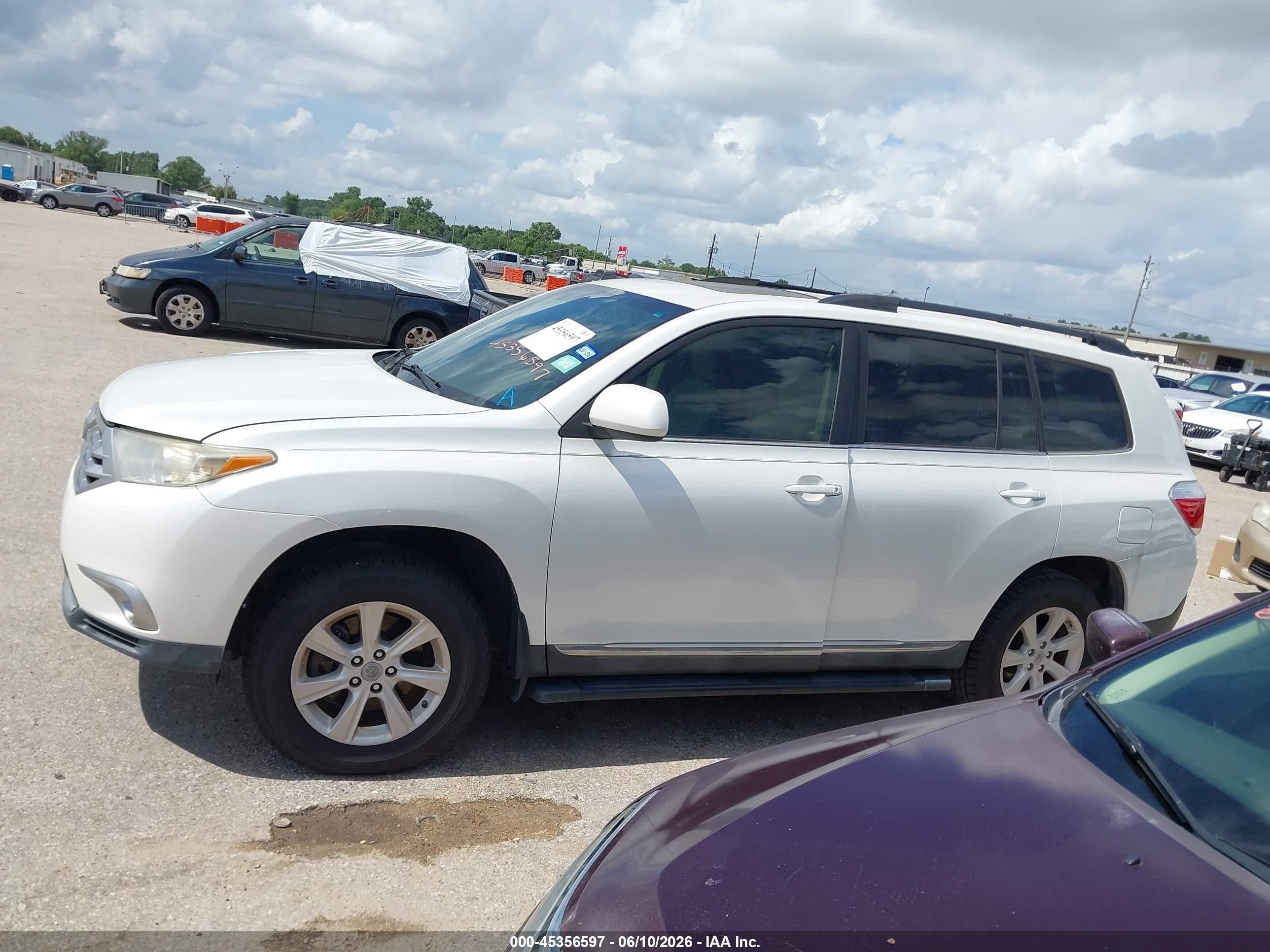 2011 Toyota Highlander Se V6 White vin: 5TDZK3EH9BS032544