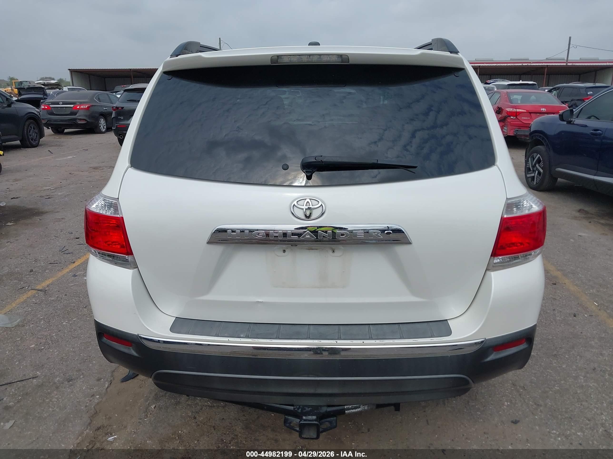 2011 Toyota Highlander Se V6 White vin: 5TDZK3EH9BS042345