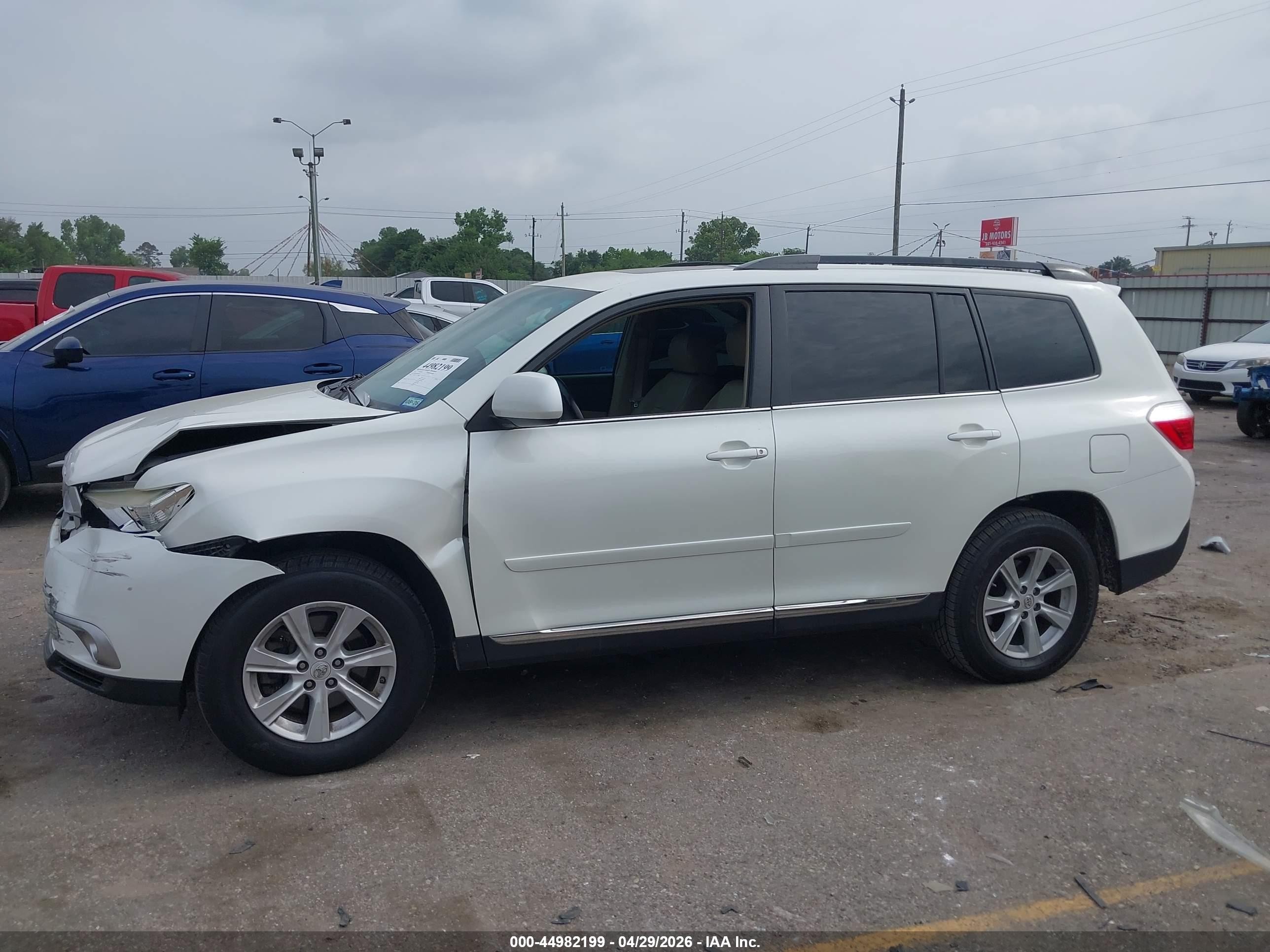 2011 Toyota Highlander Se V6 White vin: 5TDZK3EH9BS042345