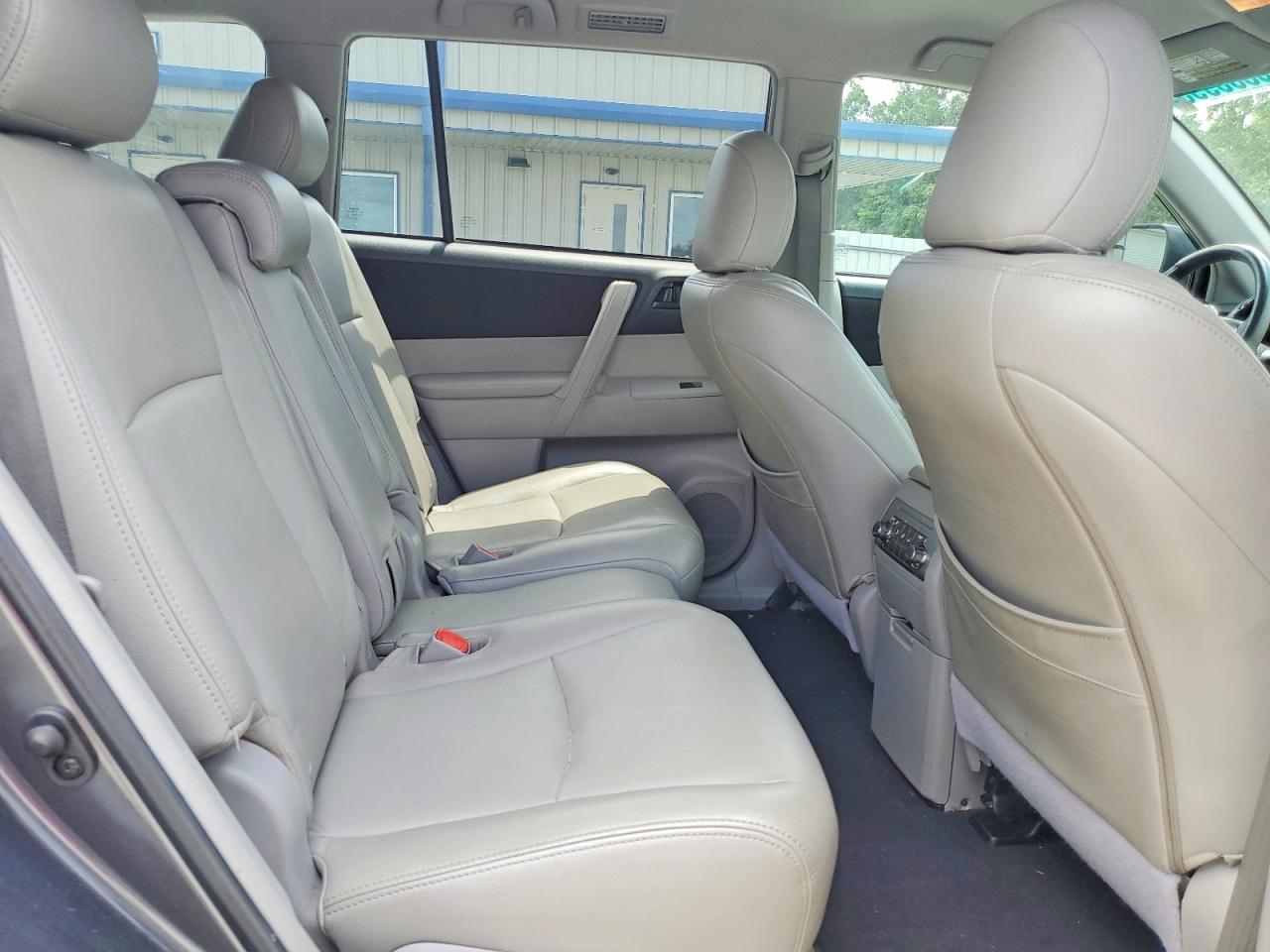 2012 Toyota Highlander Base Charcoal vin: 5TDZK3EH9CS057767