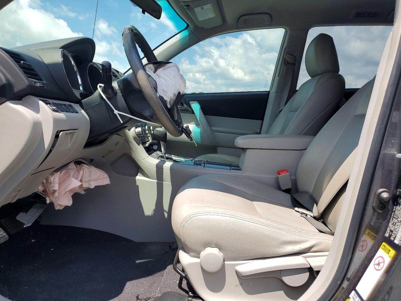 2012 Toyota Highlander Base Charcoal vin: 5TDZK3EH9CS057767