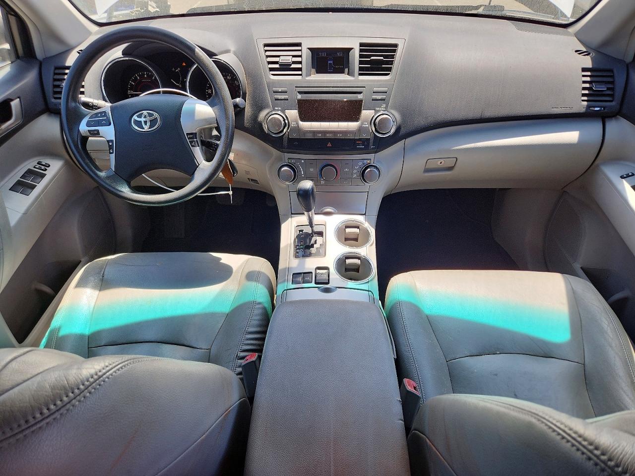 2012 Toyota Highlander Base Серебряный vin: 5TDZK3EH9CS064251