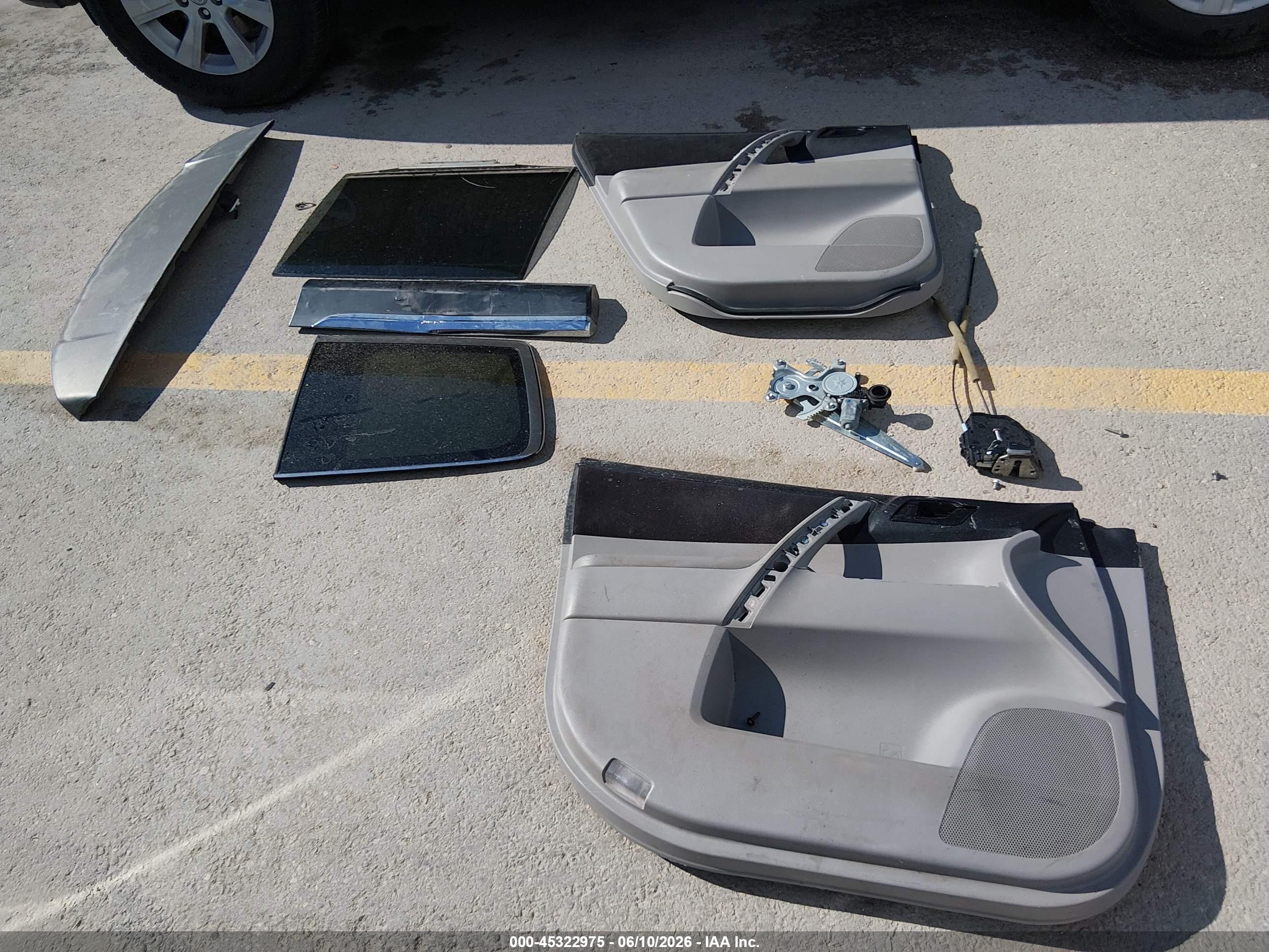 2012 Toyota Highlander Base V6 Gray vin: 5TDZK3EH9CS067943