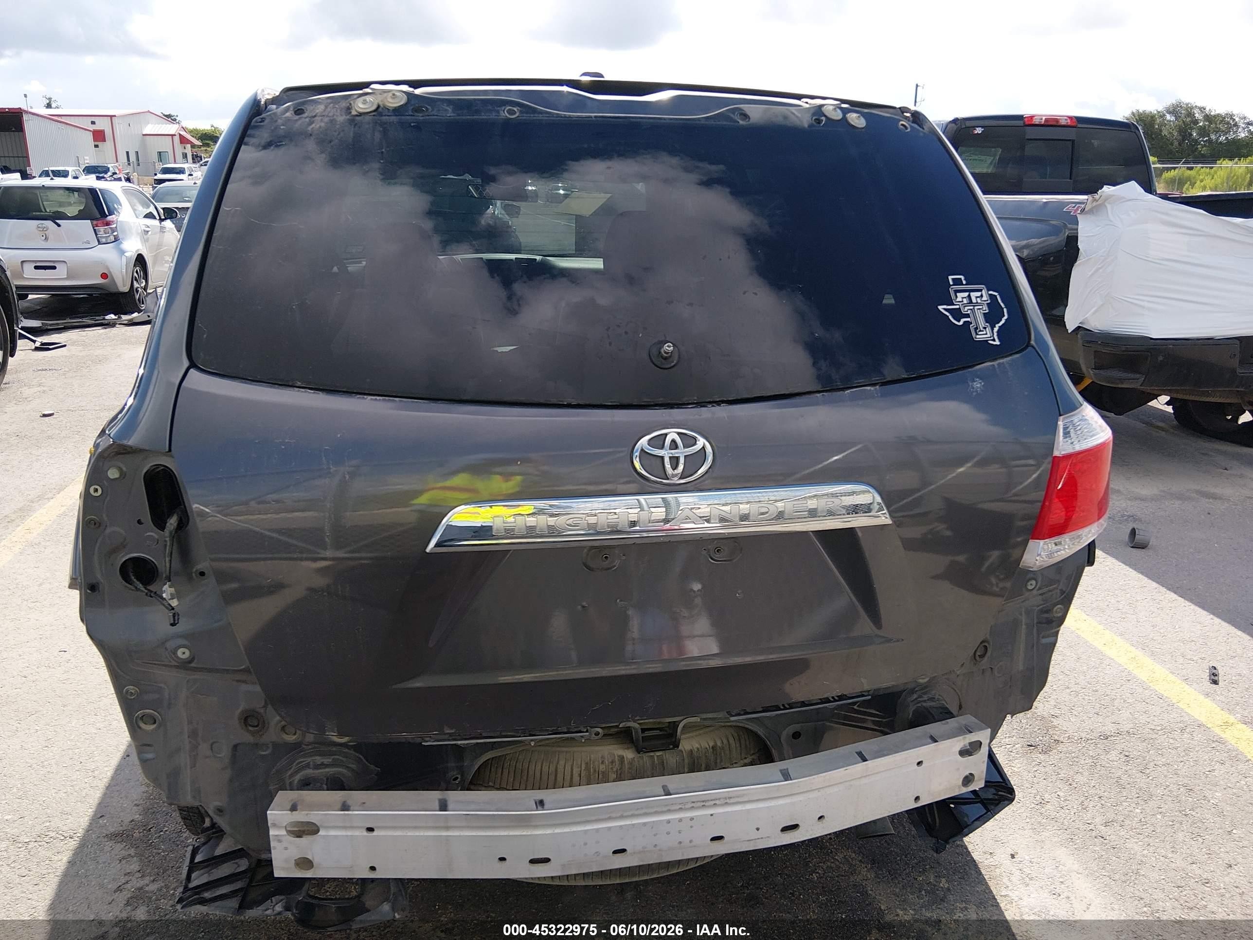 2012 Toyota Highlander Base V6 Gray vin: 5TDZK3EH9CS067943