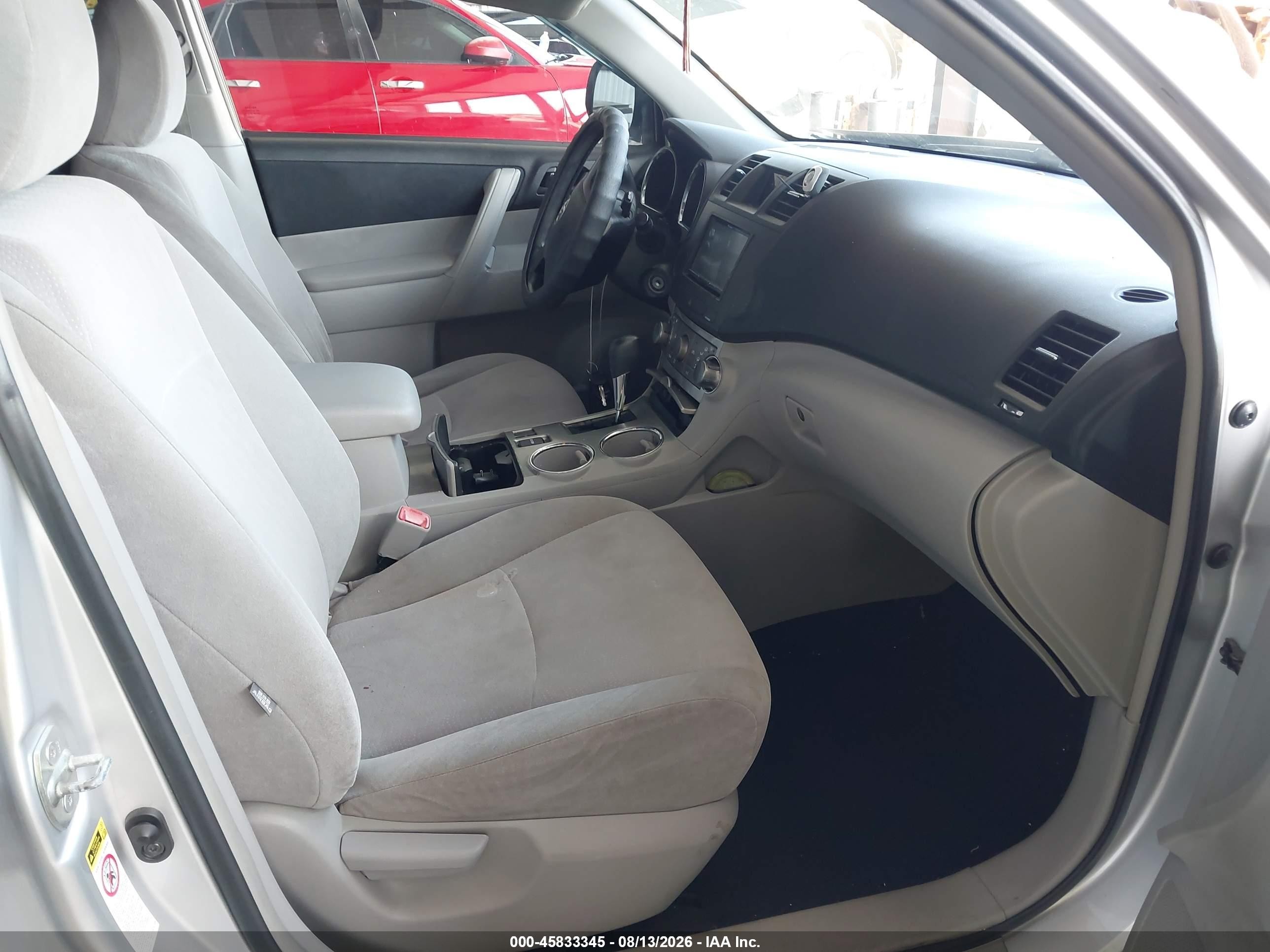 2012 Toyota Highlander Base V6 Серебряный vin: 5TDZK3EH9CS073483