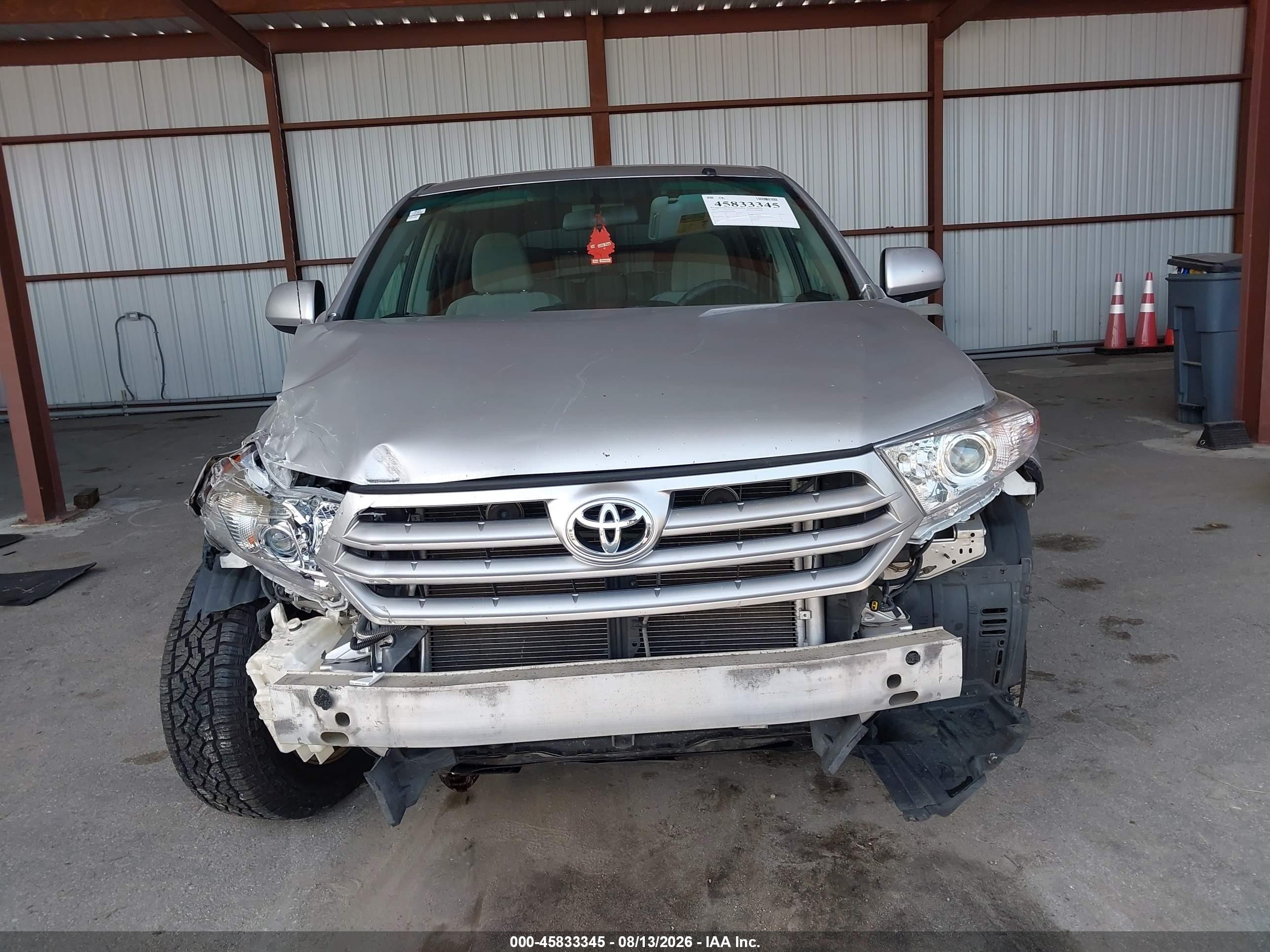 2012 Toyota Highlander Base V6 Серебряный vin: 5TDZK3EH9CS073483