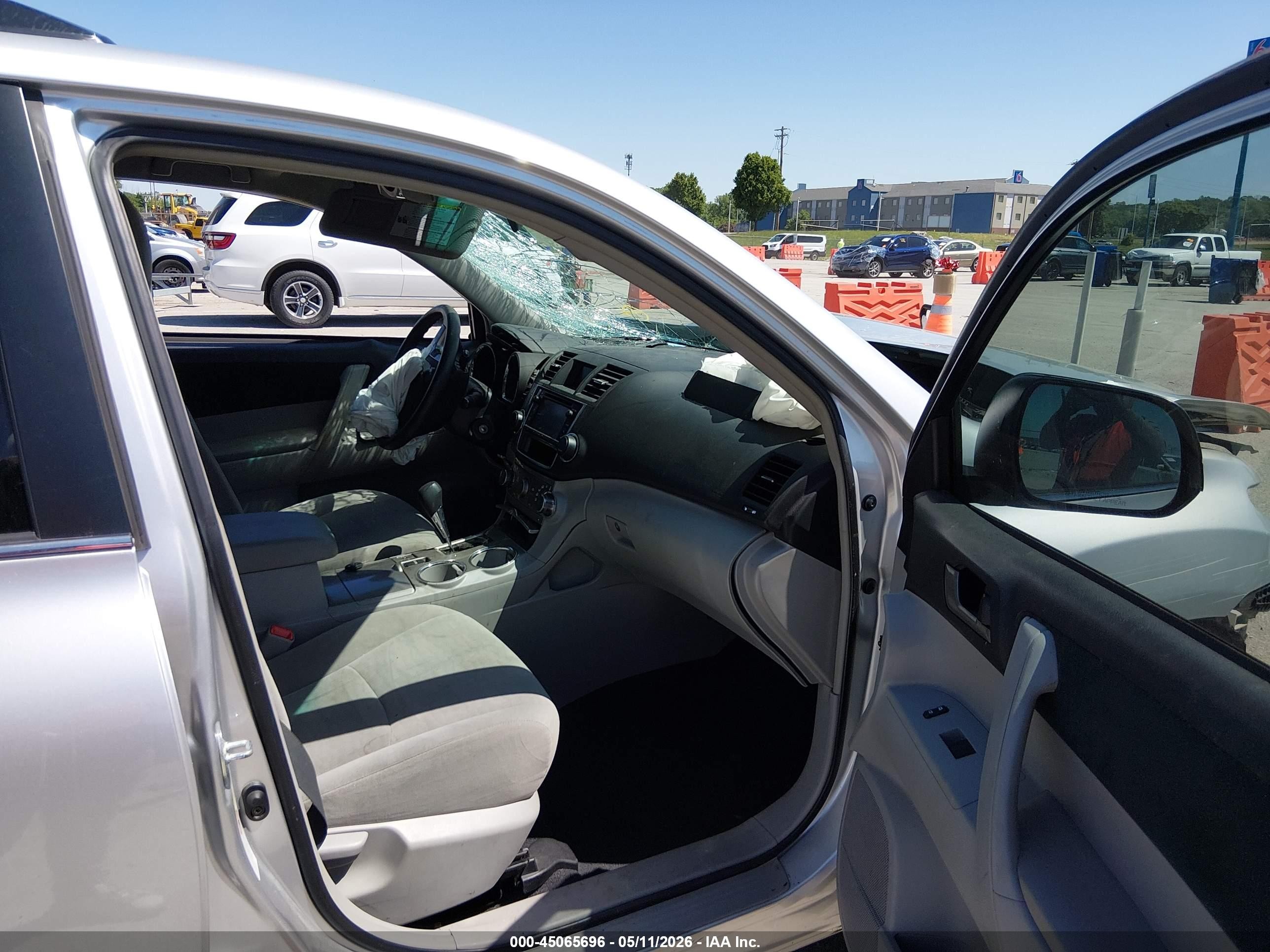 2013 Toyota Highlander Base Plus V6 Gray vin: 5TDZK3EH9DS098627