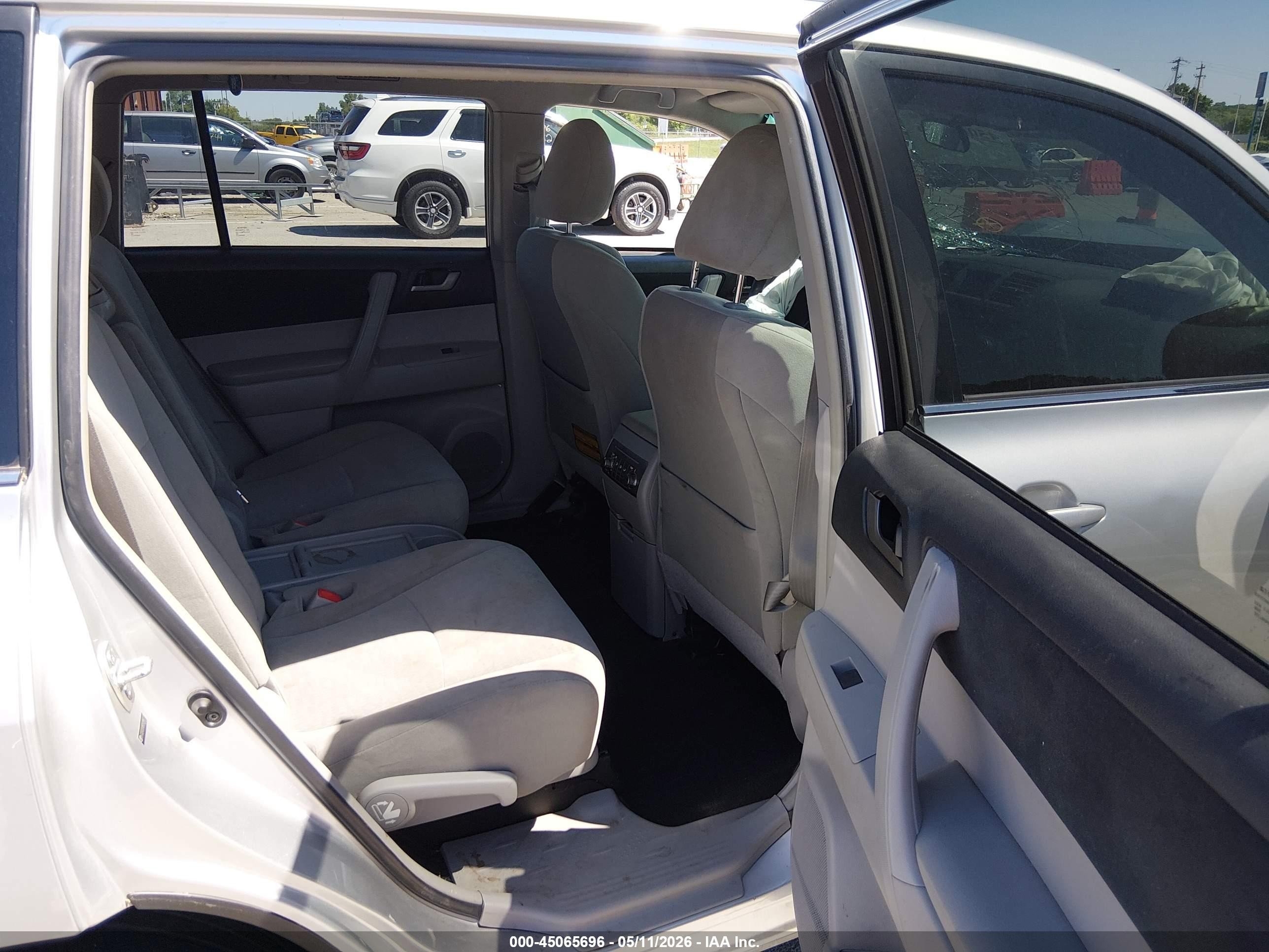 2013 Toyota Highlander Base Plus V6 Gray vin: 5TDZK3EH9DS098627