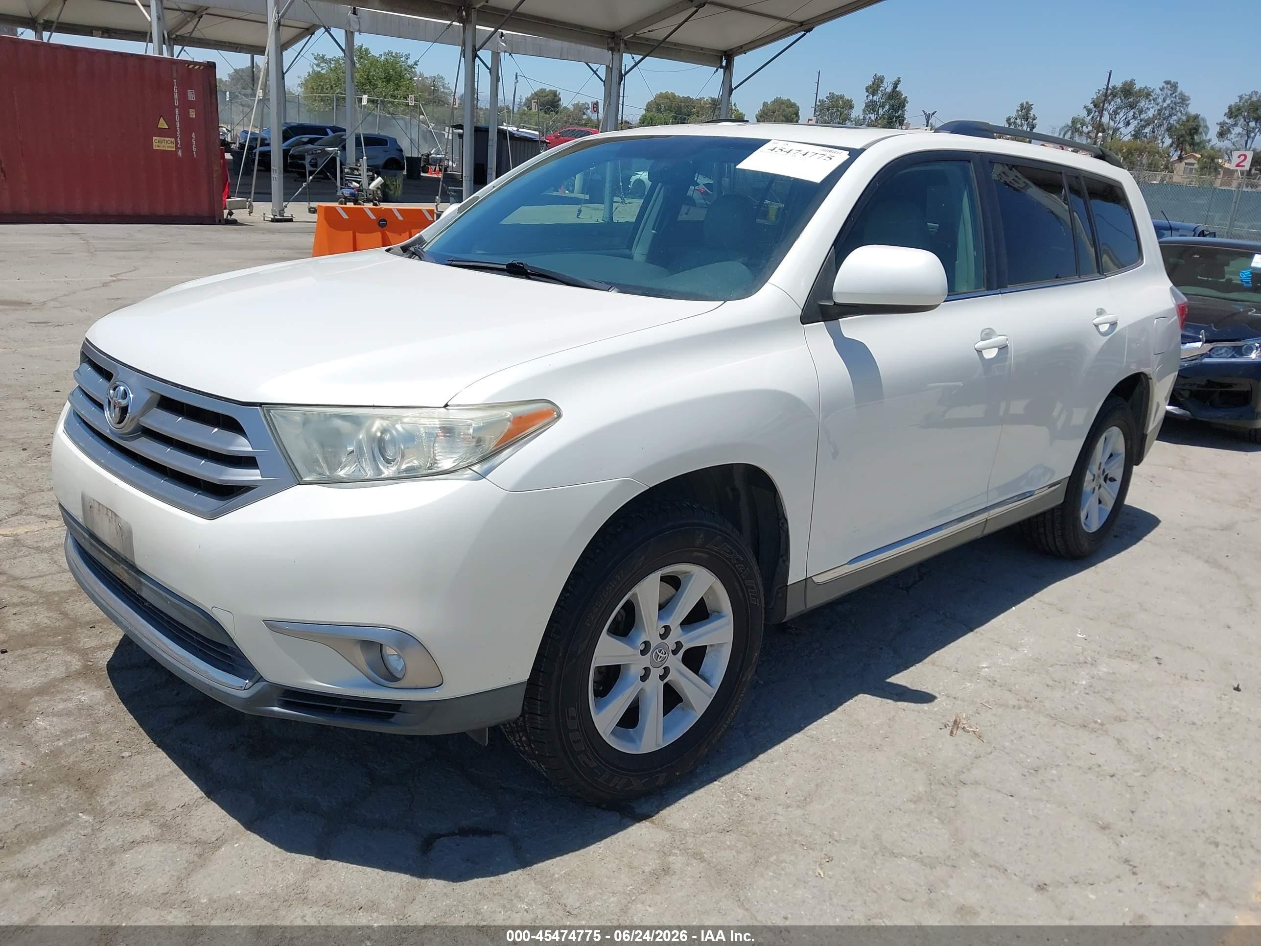 2013 Toyota Highlander Se V6 White vin: 5TDZK3EH9DS108346