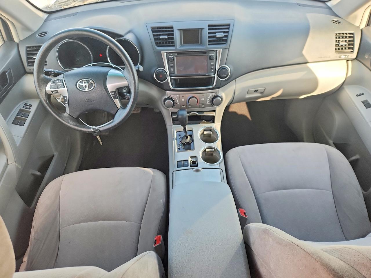 2013 Toyota Highlander Base Silver vin: 5TDZK3EH9DS108797