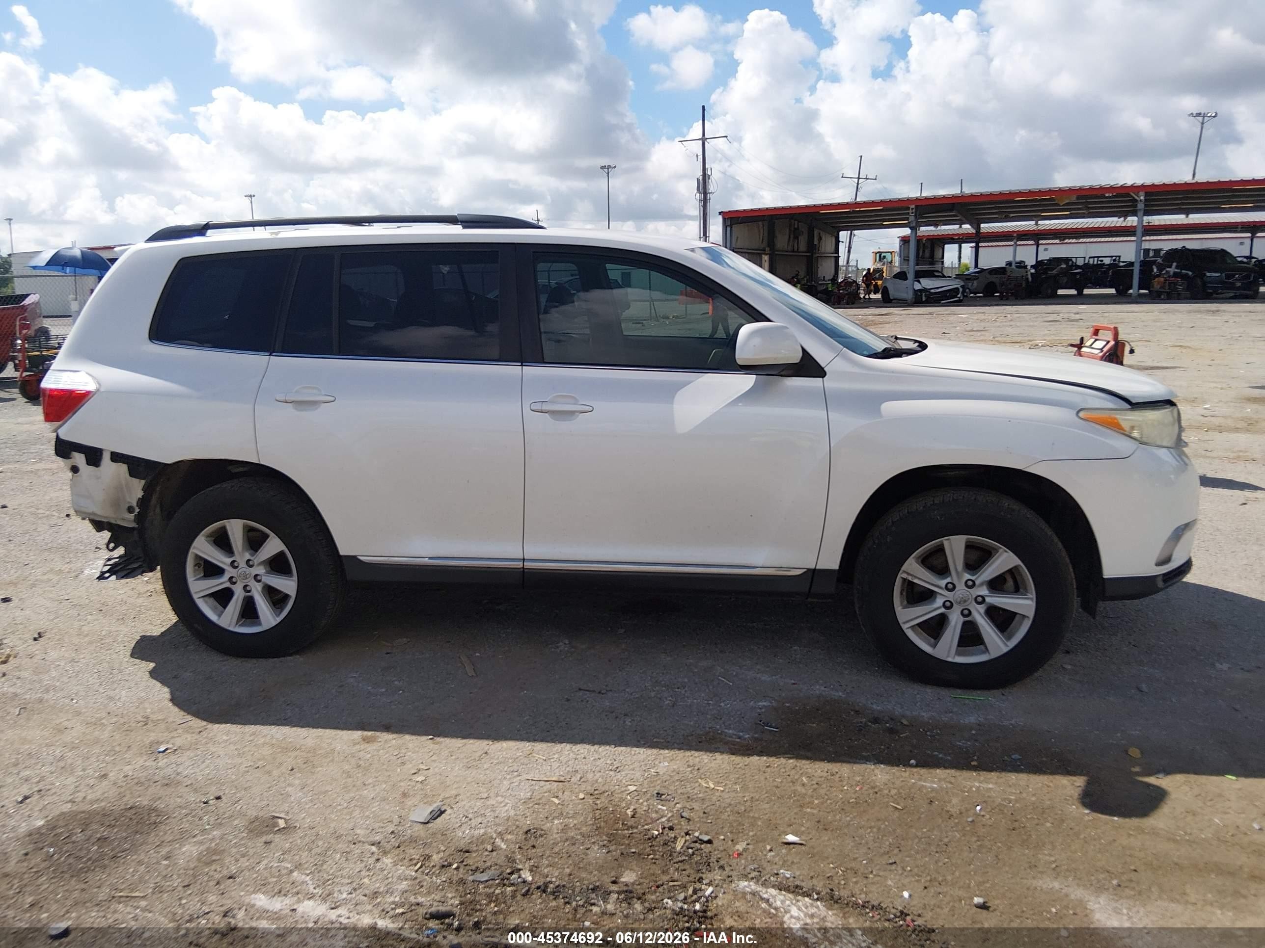 2013 Toyota Highlander Base Plus V6 Белый vin: 5TDZK3EH9DS138575
