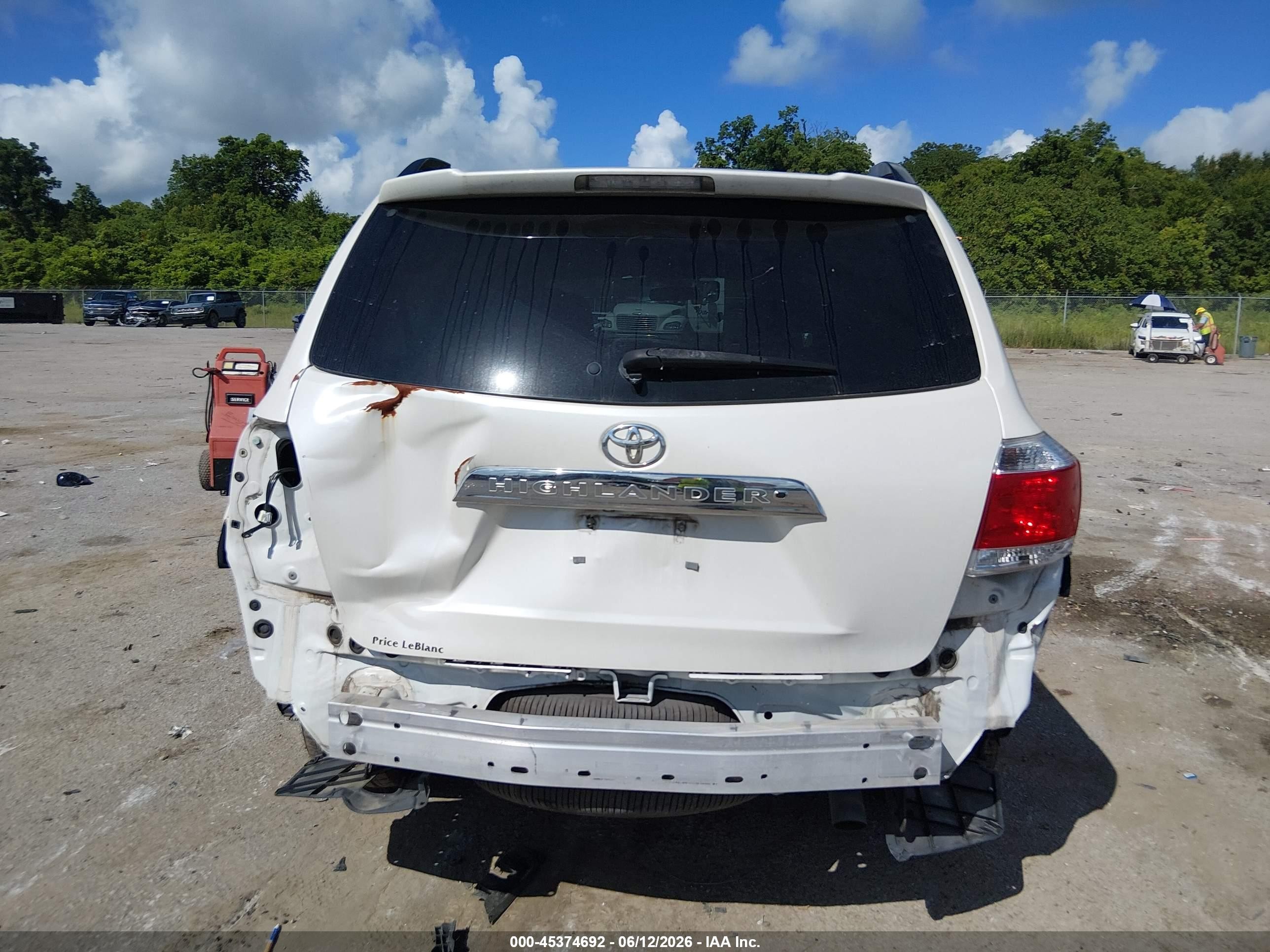 2013 Toyota Highlander Base Plus V6 Белый vin: 5TDZK3EH9DS138575