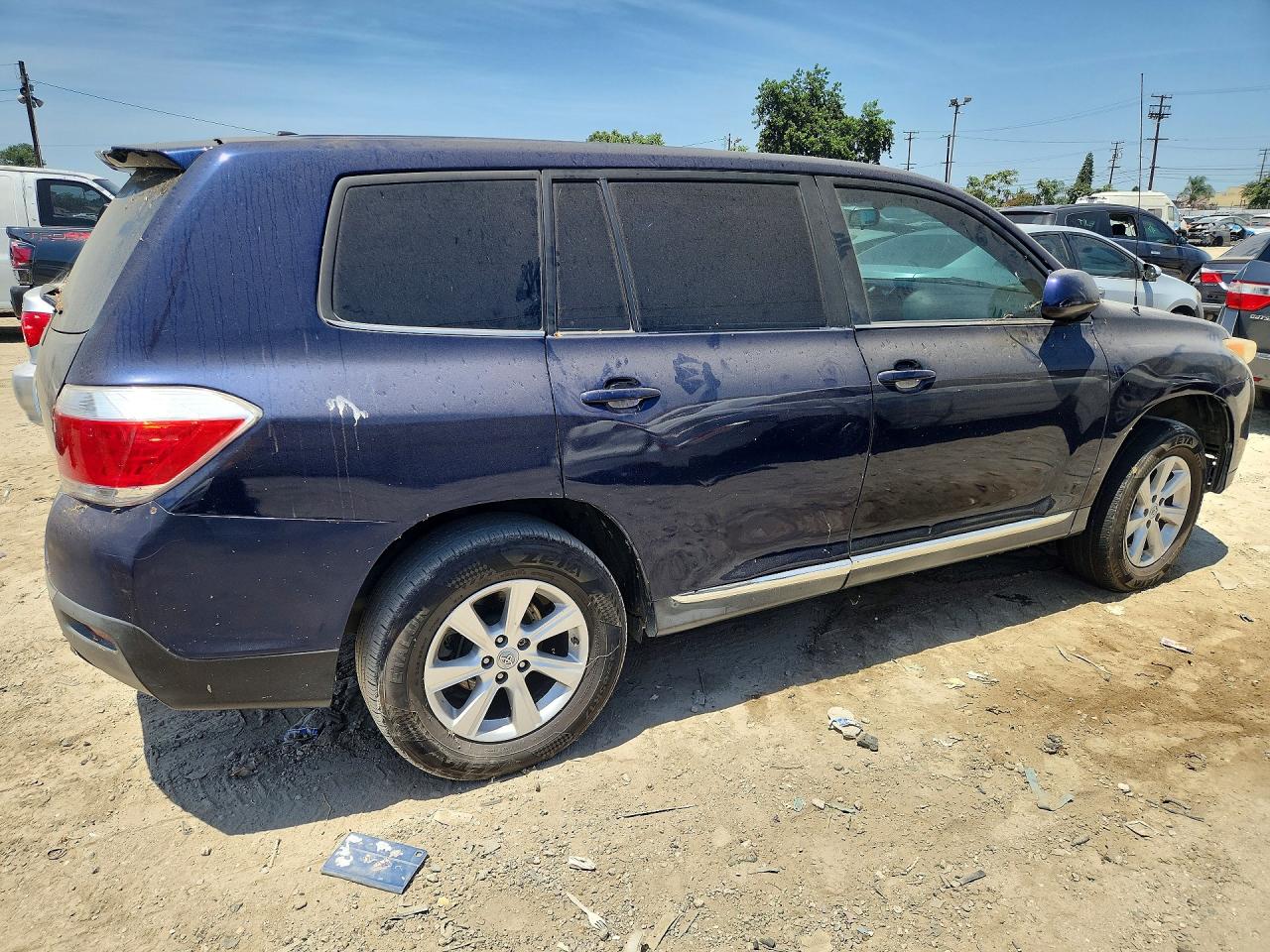 2011 Toyota Highlander Base Blue vin: 5TDZK3EHXBS025408