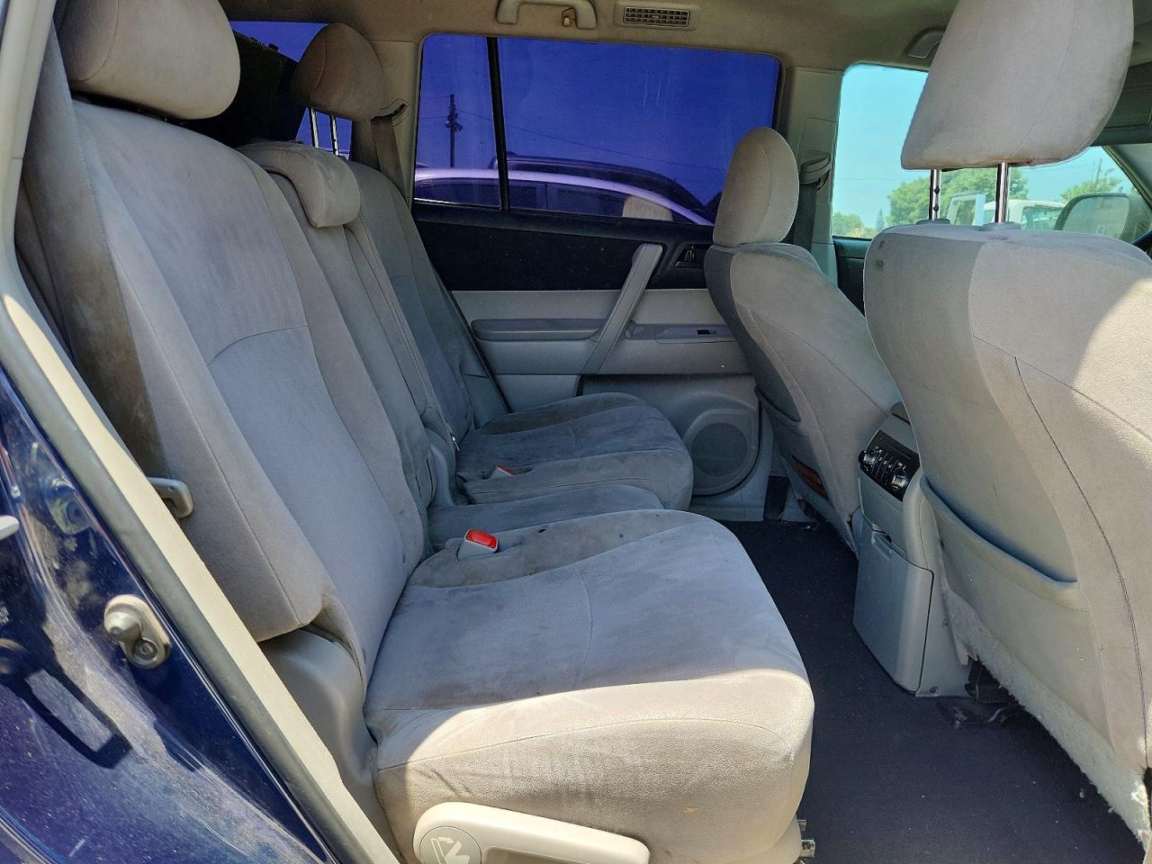 2011 Toyota Highlander Base Blue vin: 5TDZK3EHXBS025408