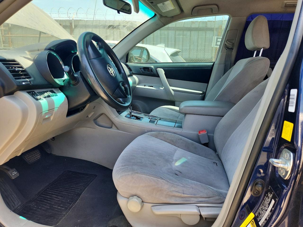 2011 Toyota Highlander Base Blue vin: 5TDZK3EHXBS025408