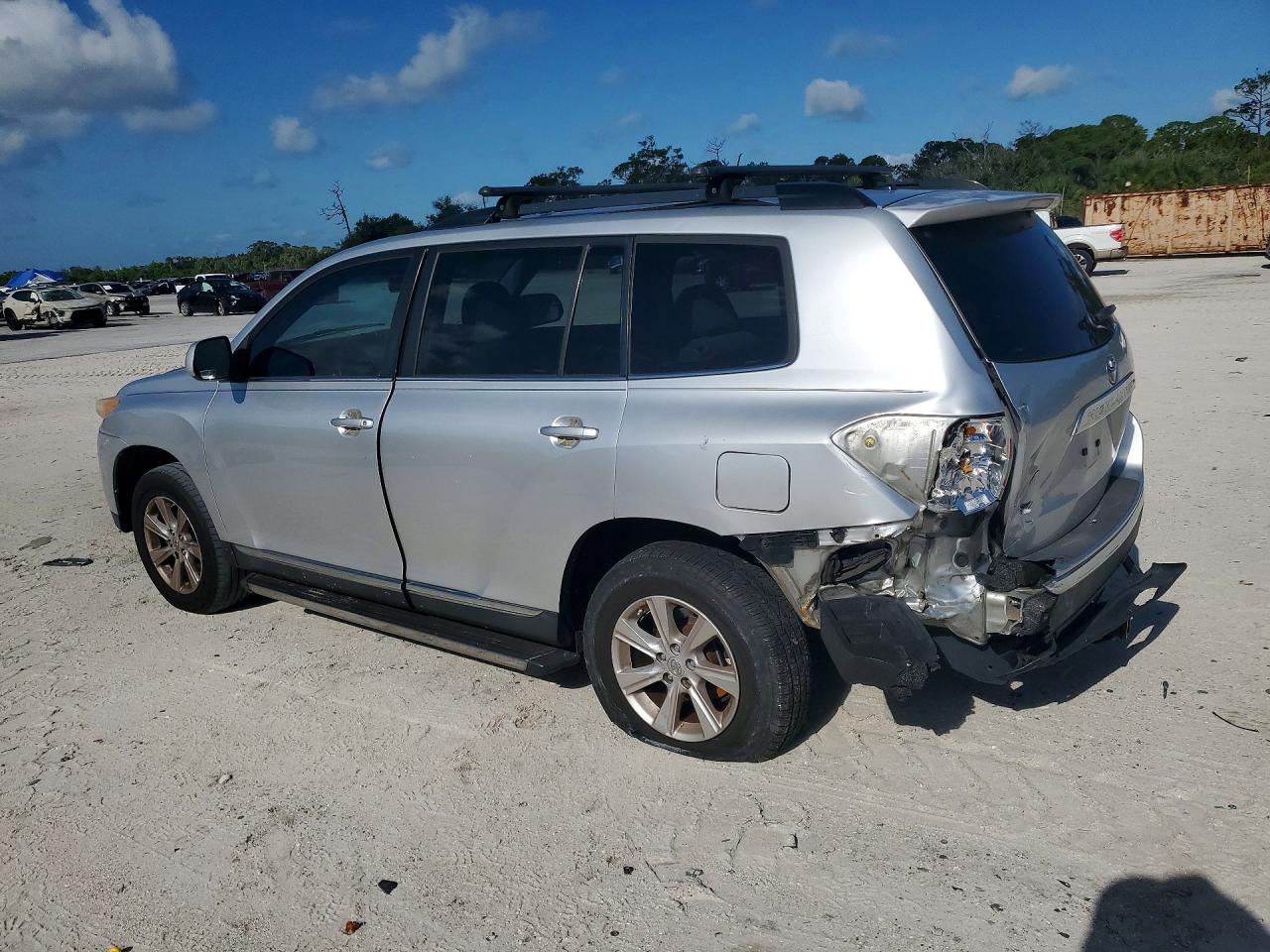 2011 Toyota Highlander Base Серебряный vin: 5TDZK3EHXBS031287