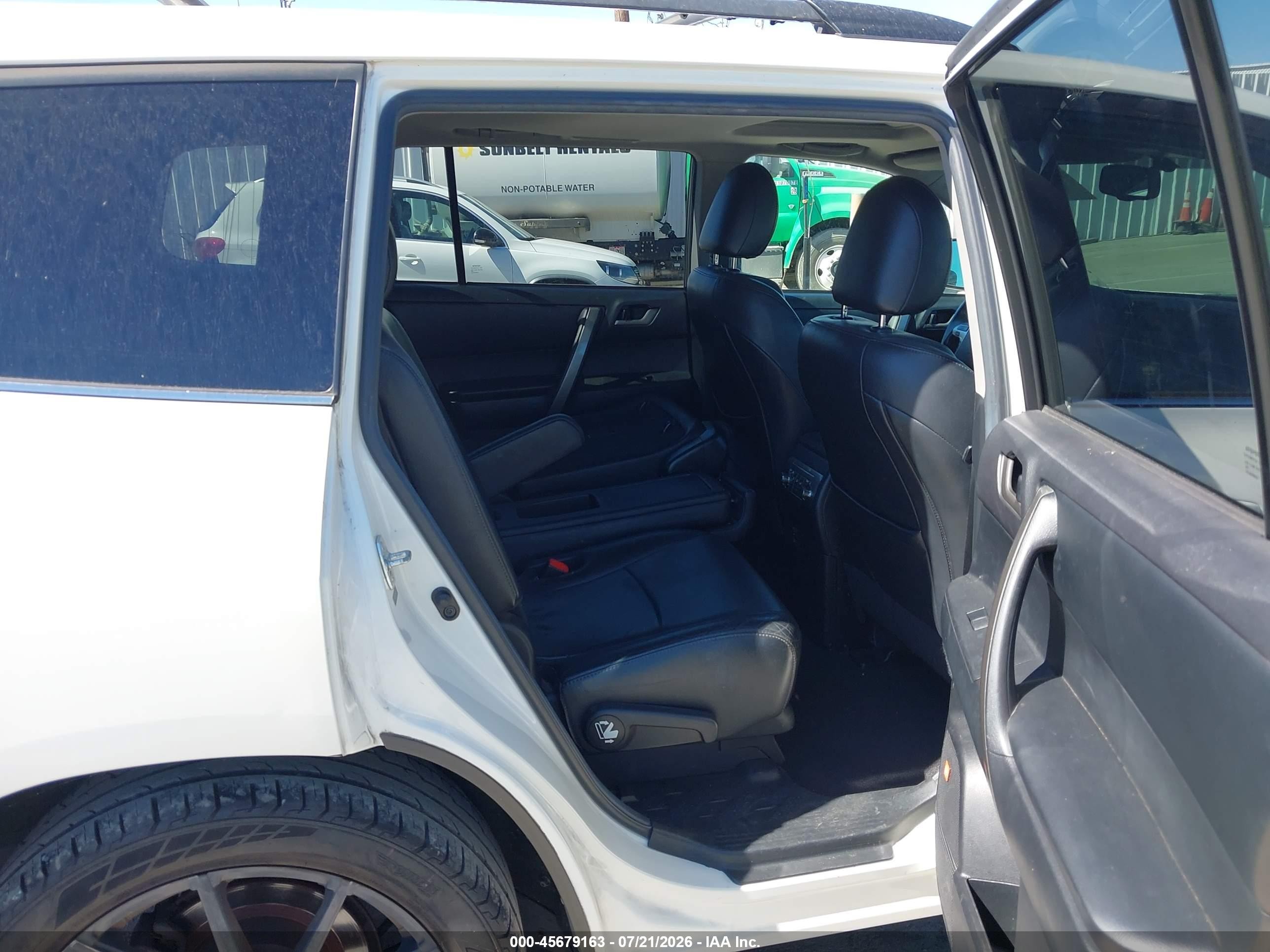 2011 Toyota Highlander Se V6 White vin: 5TDZK3EHXBS049269