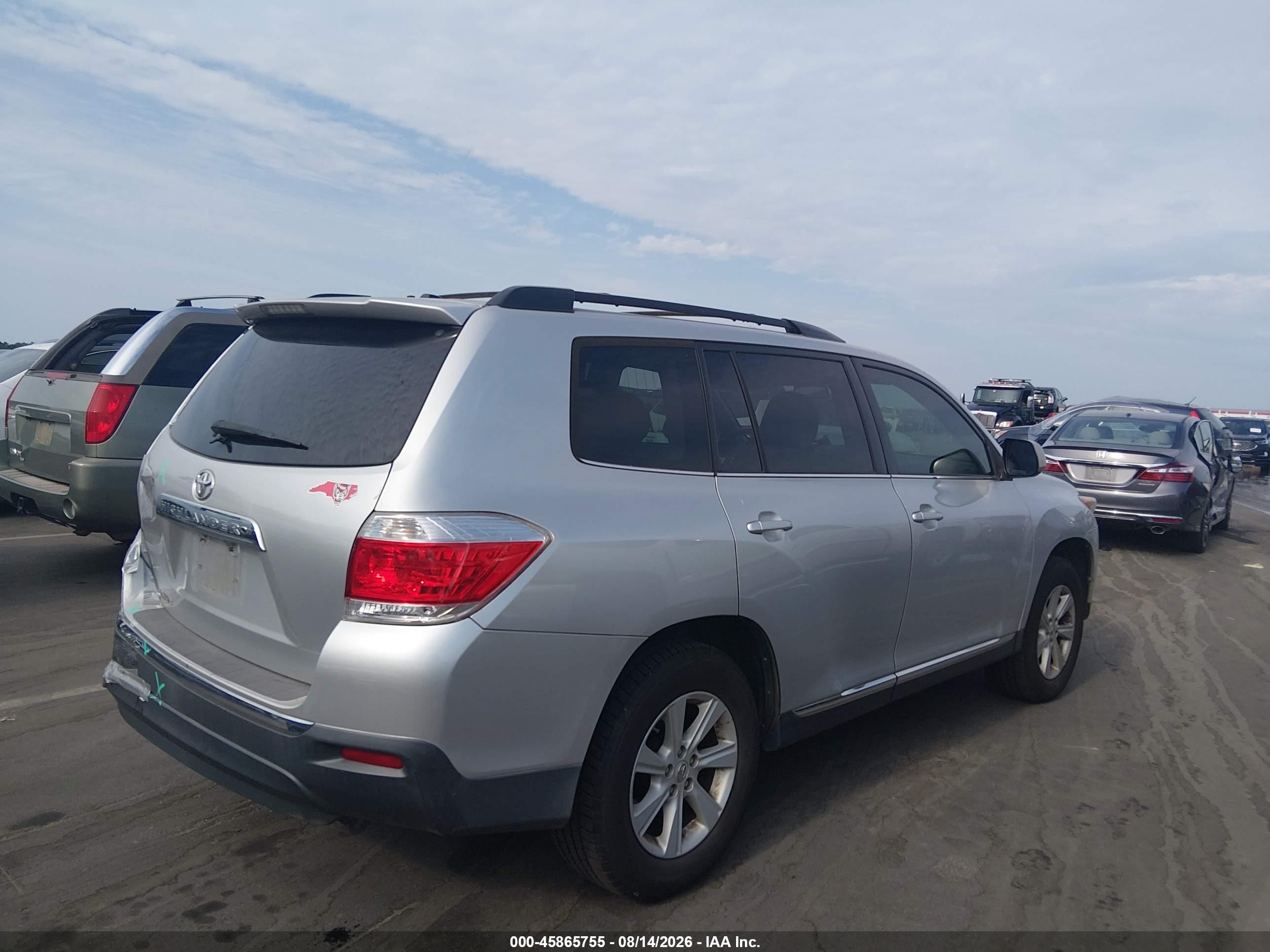 2012 Toyota Highlander Base V6 Серебряный vin: 5TDZK3EHXCS060211