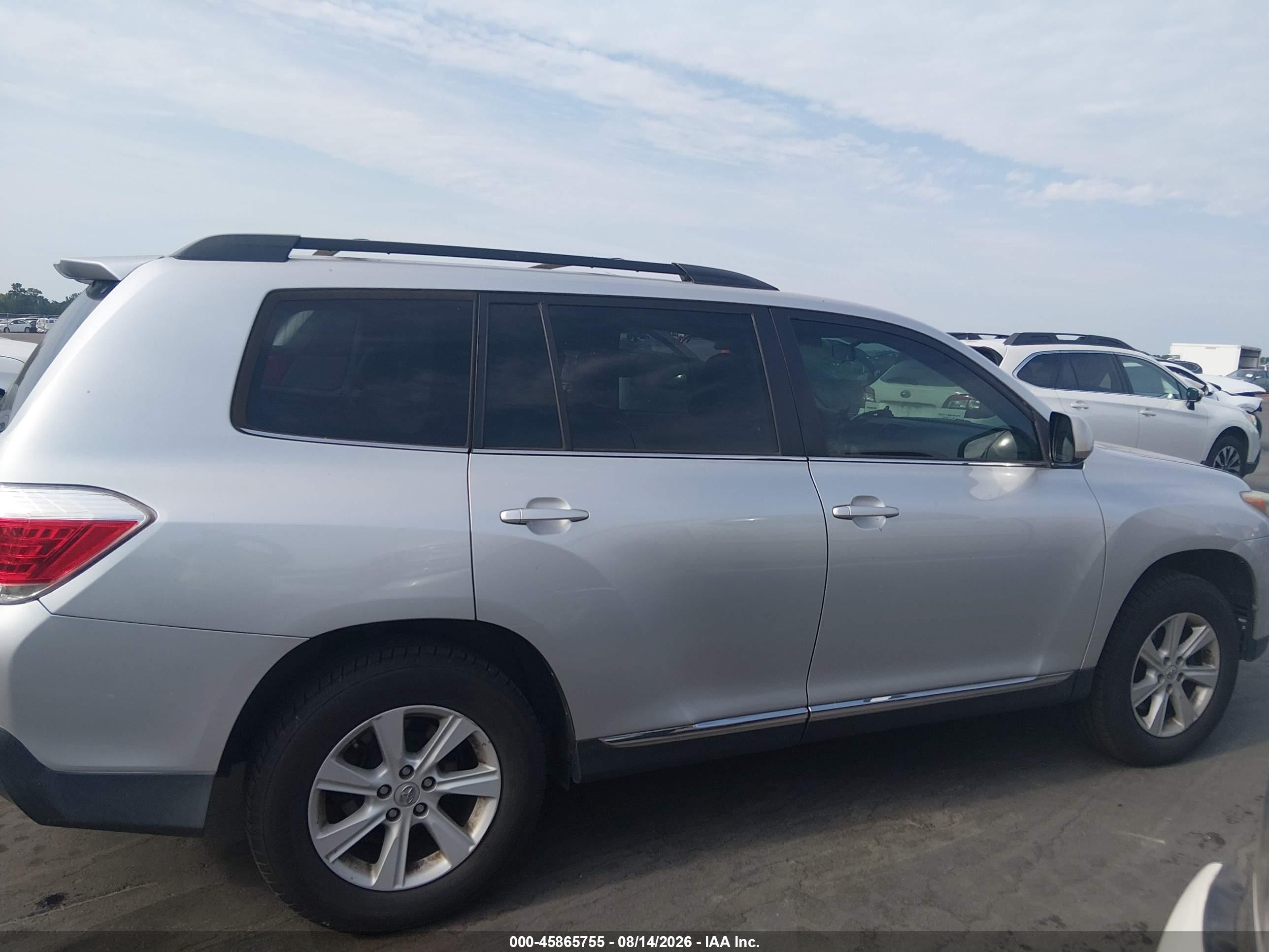2012 Toyota Highlander Base V6 Серебряный vin: 5TDZK3EHXCS060211