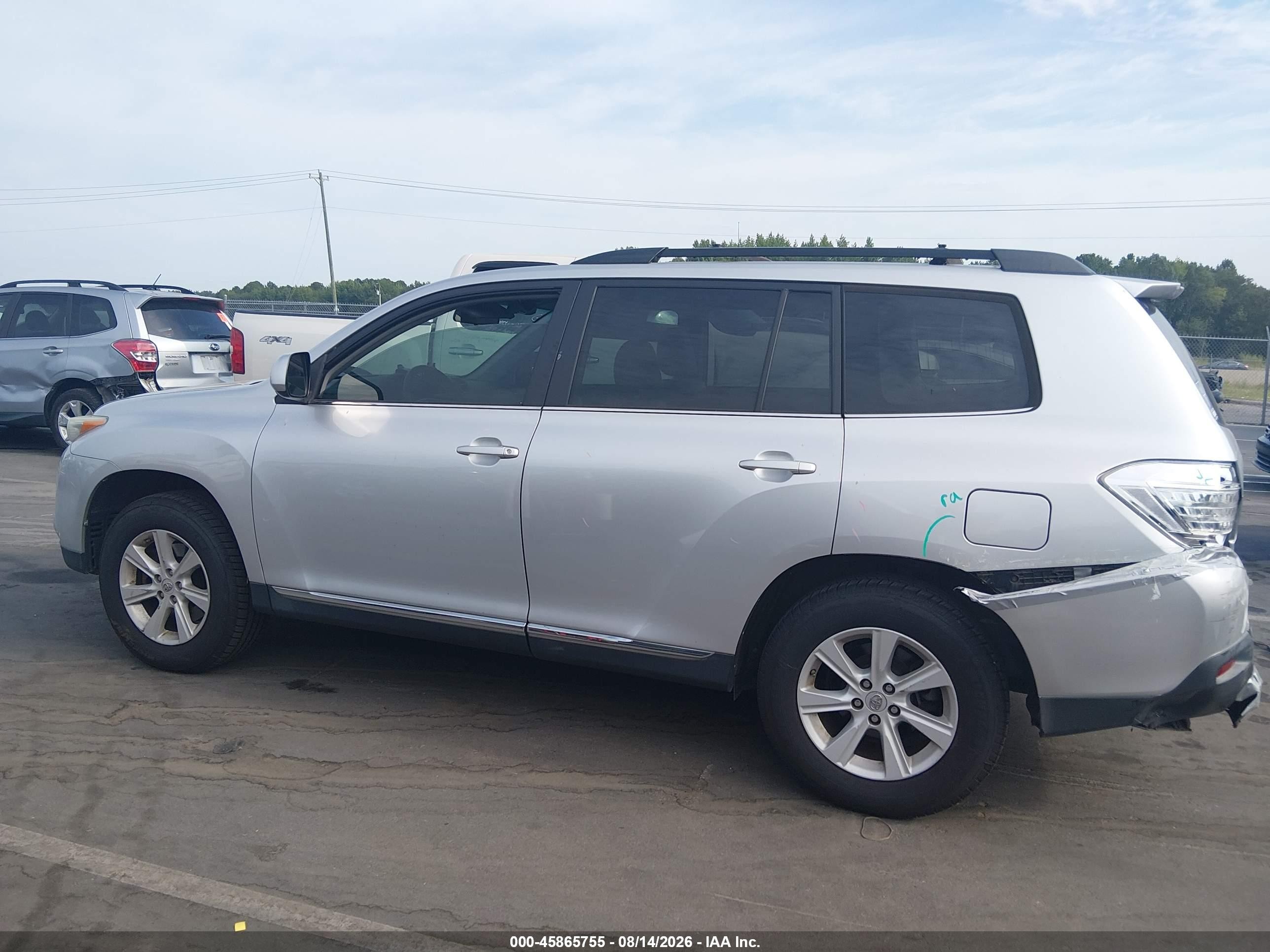 2012 Toyota Highlander Base V6 Серебряный vin: 5TDZK3EHXCS060211