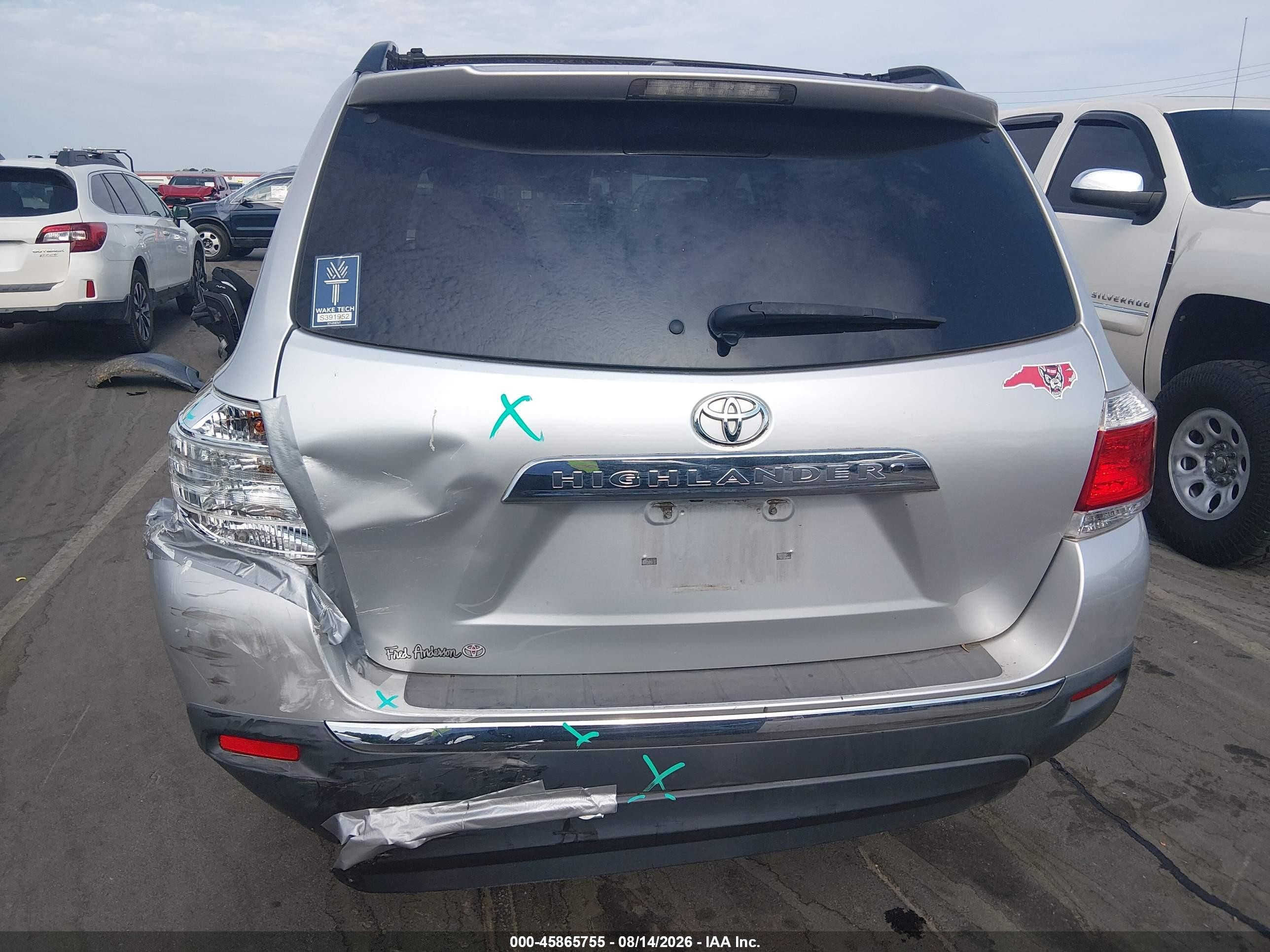 2012 Toyota Highlander Base V6 Серебряный vin: 5TDZK3EHXCS060211