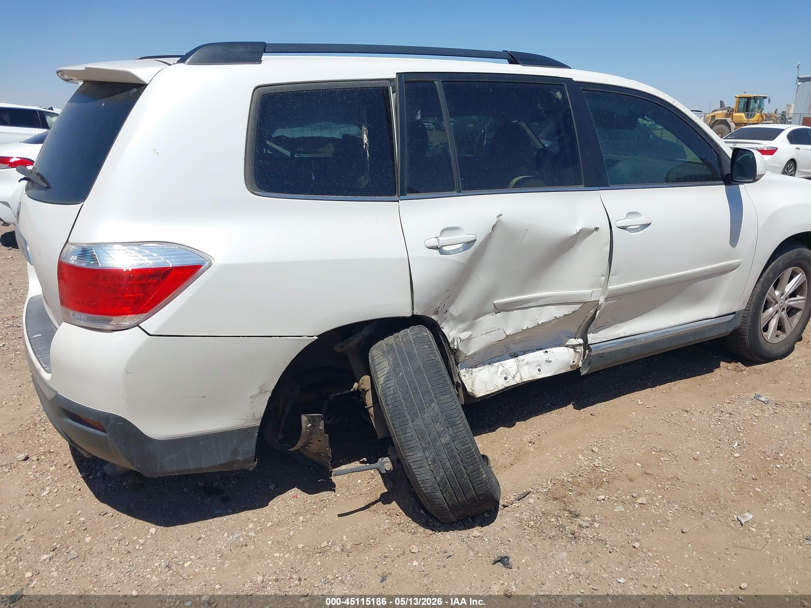 2012 Toyota Highlander Base V6 White vin: 5TDZK3EHXCS070477