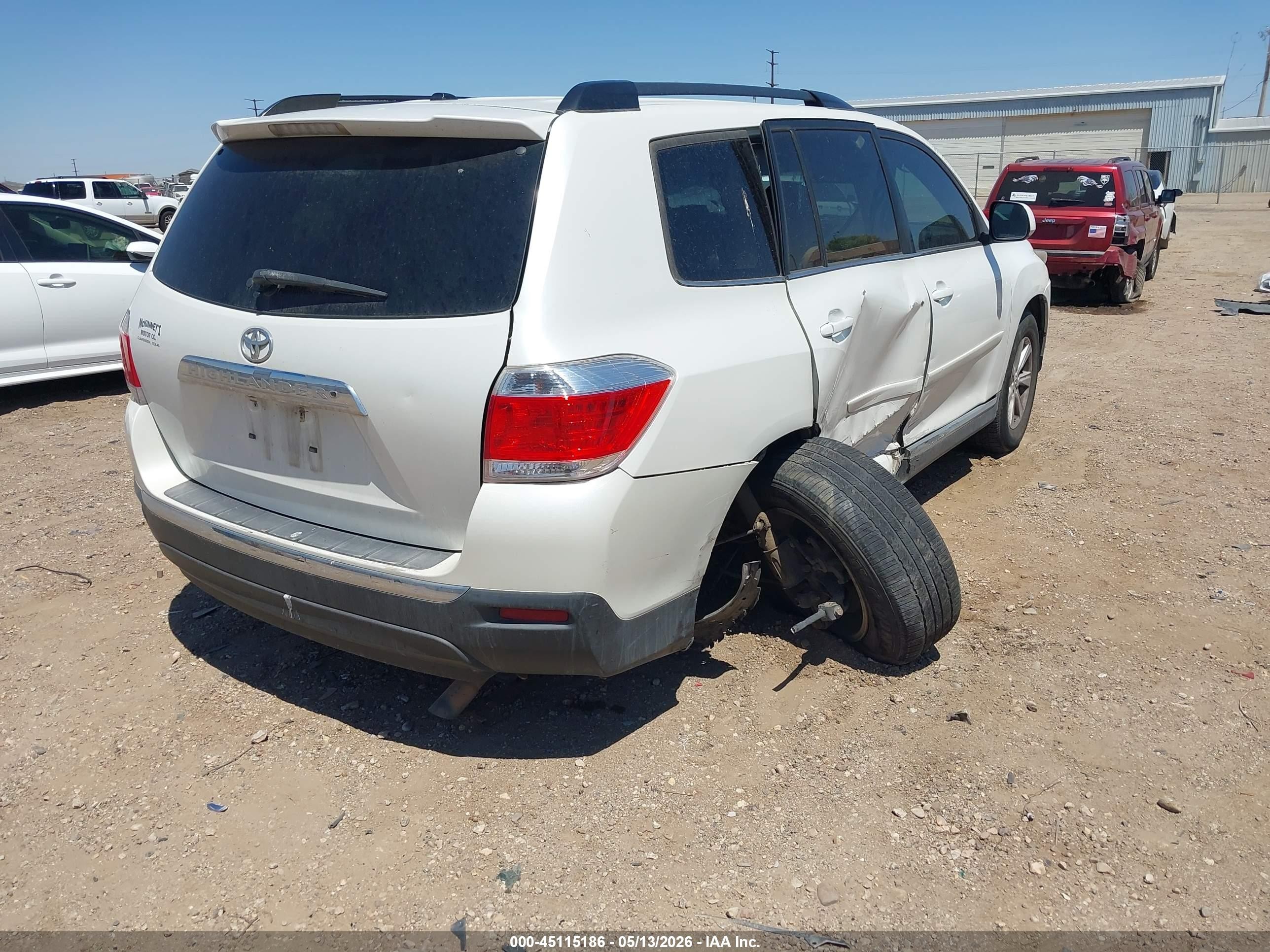 2012 Toyota Highlander Base V6 White vin: 5TDZK3EHXCS070477